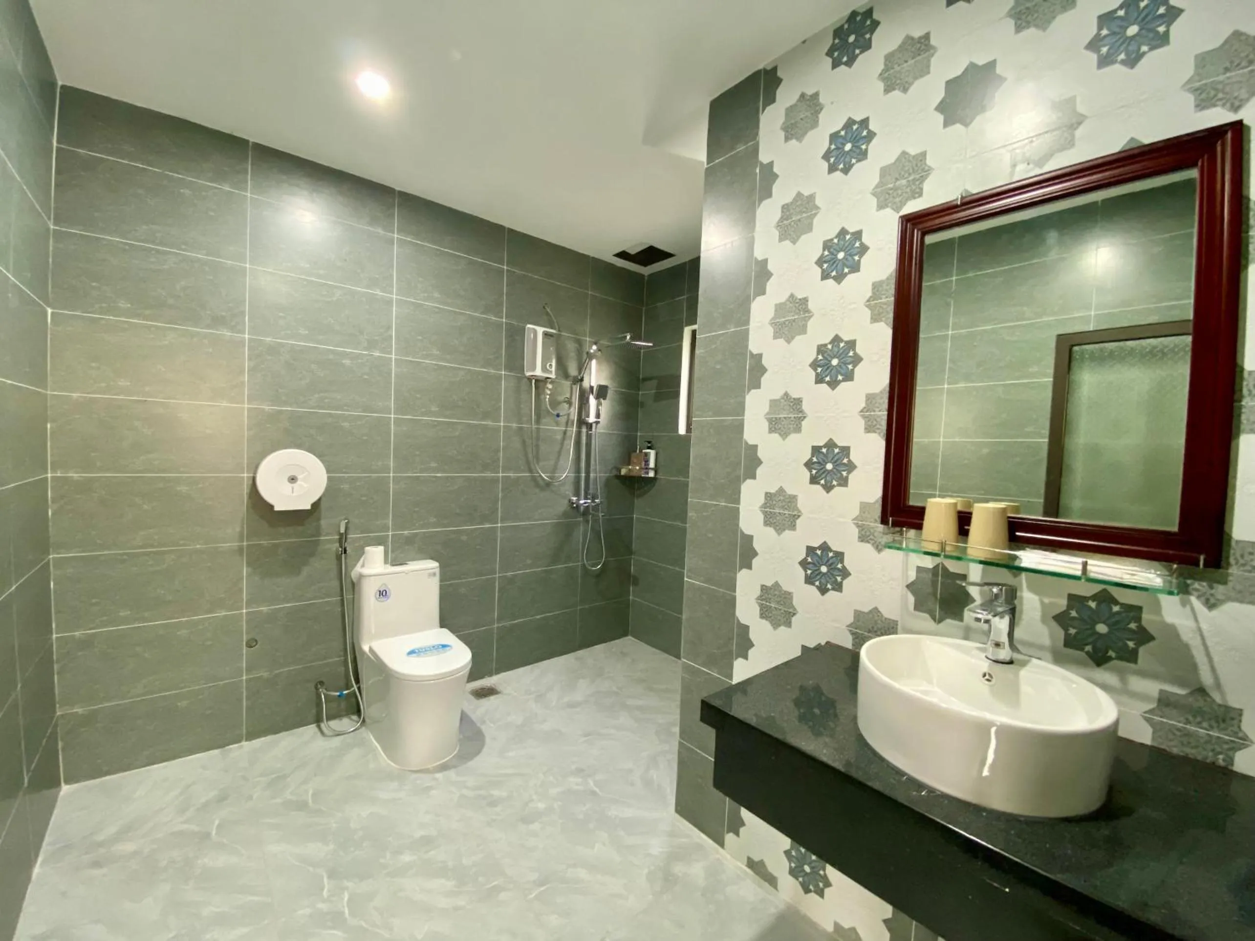 Bathroom in Chí Thanh Homestay