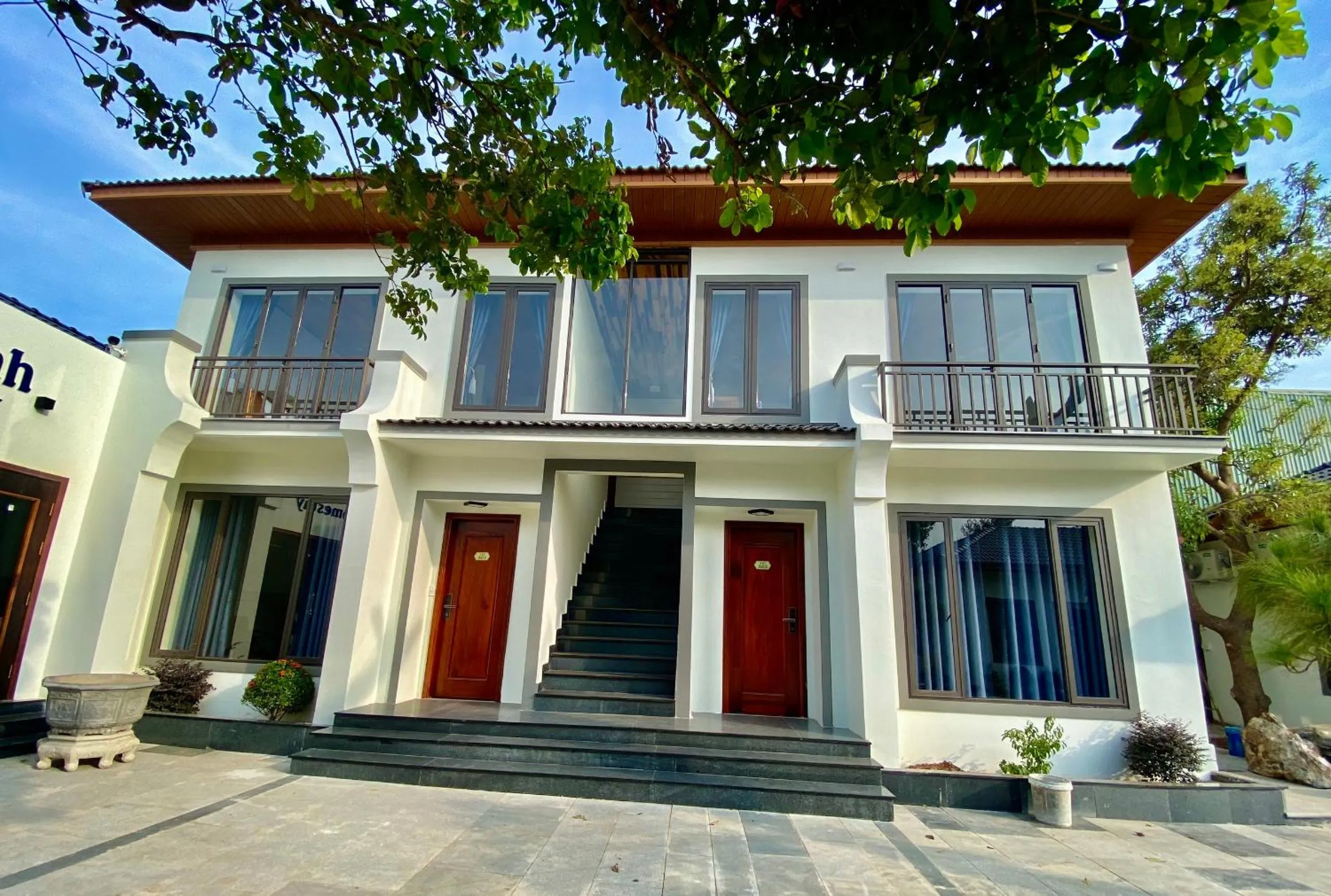 Property building in Chí Thanh Homestay