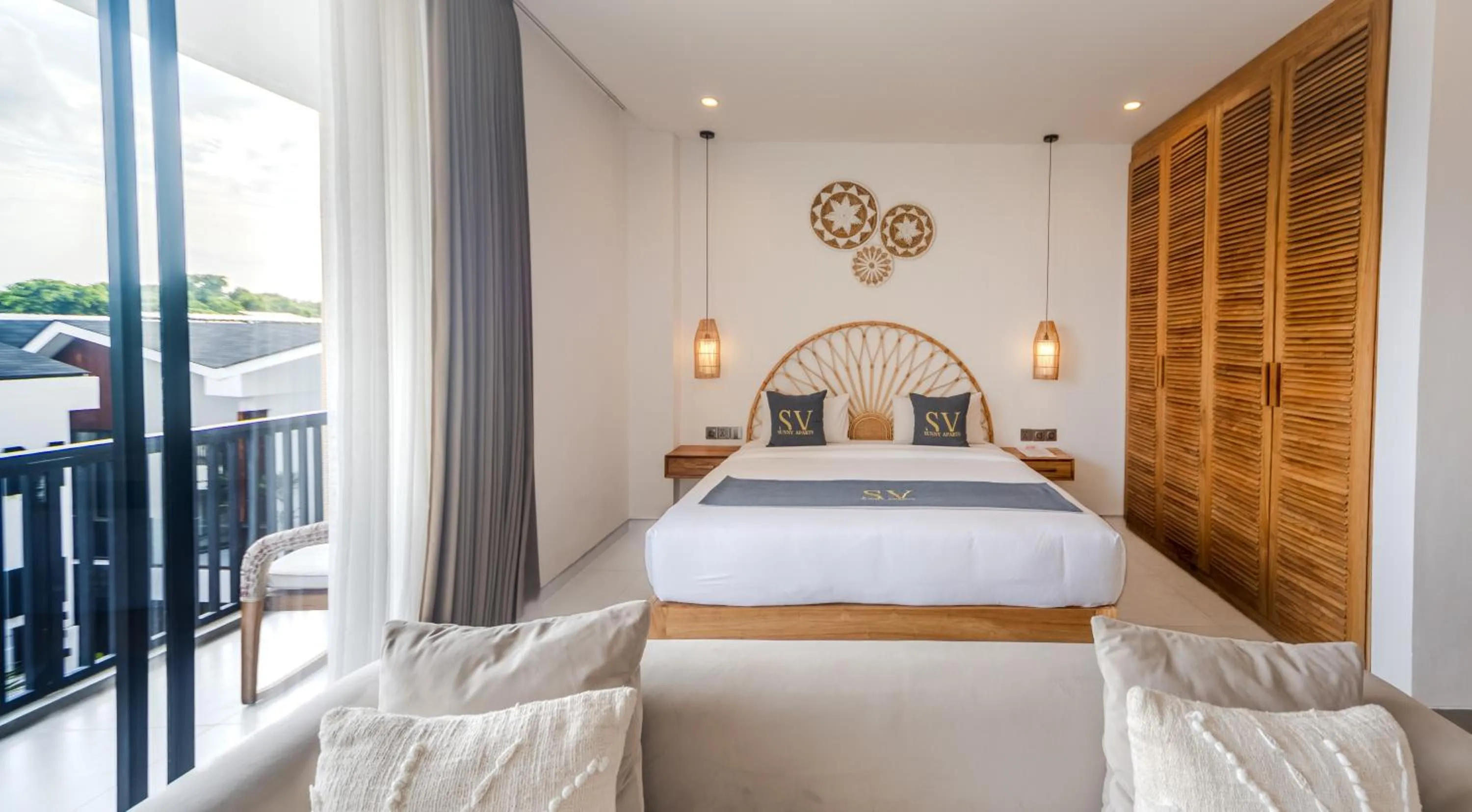 Bed in Sunny Aparts 1