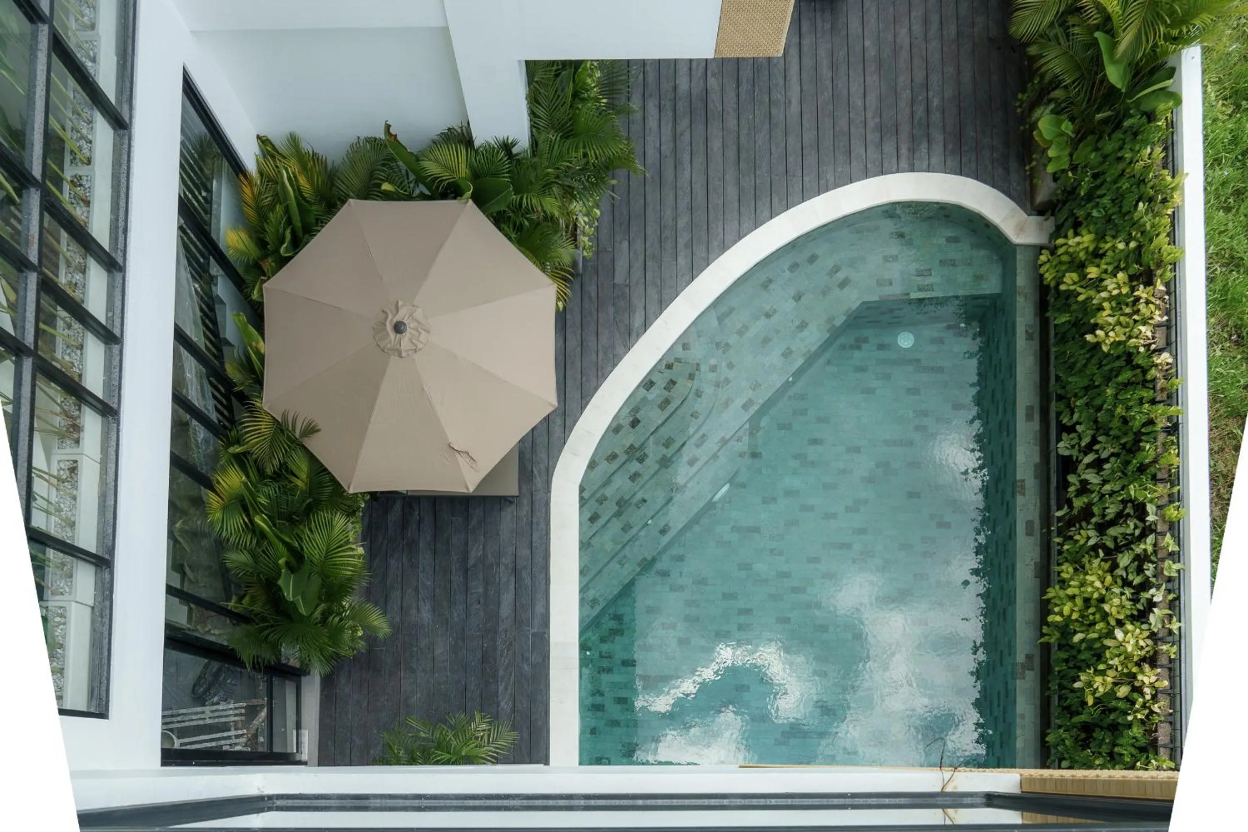 Pool view in Sunny Aparts 1