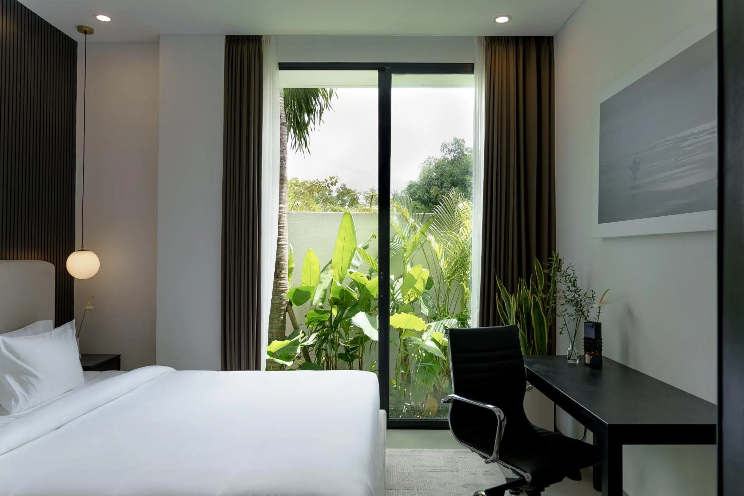 Bed in Sunny Aparts 1