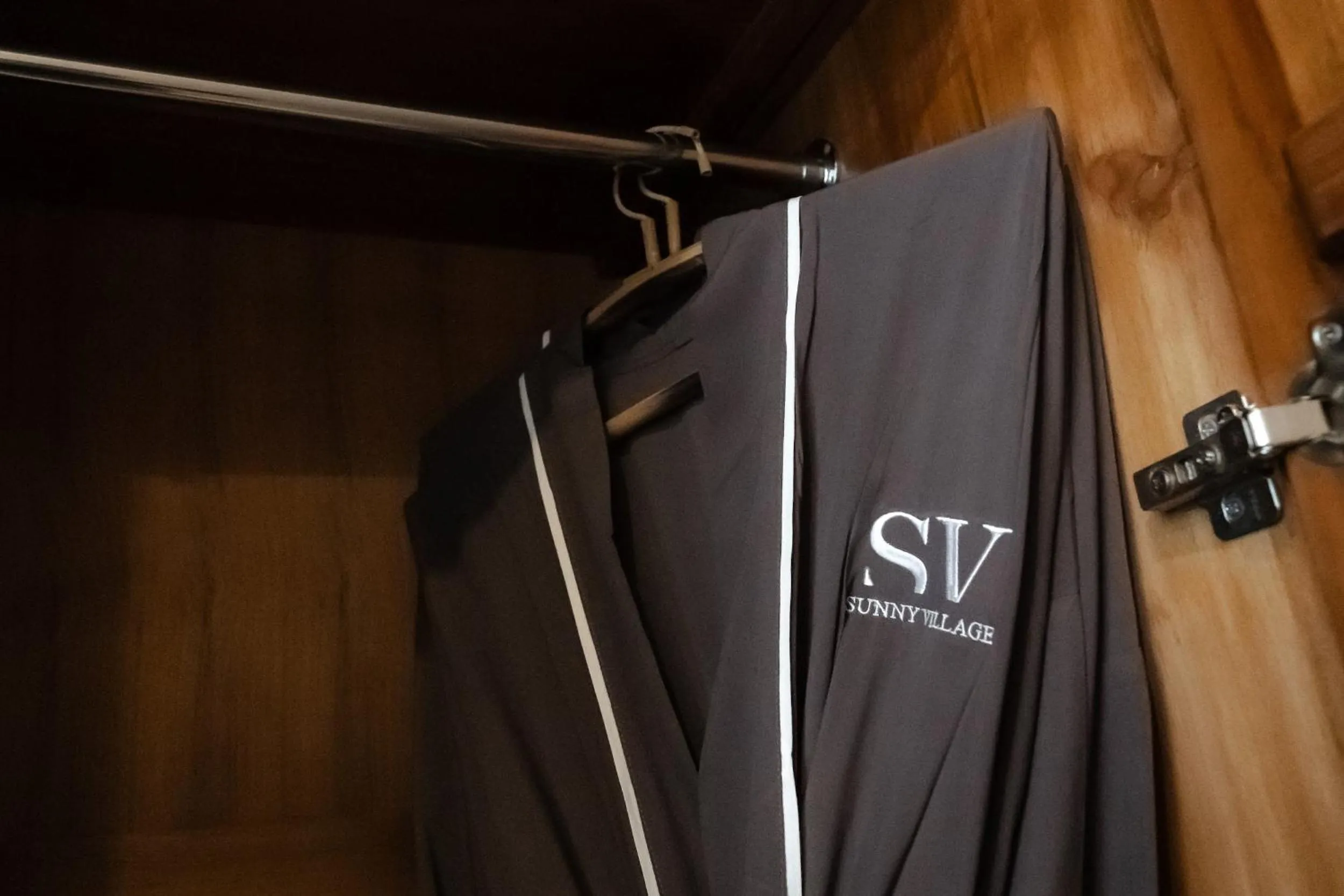 Decorative detail in Sunny Aparts 1