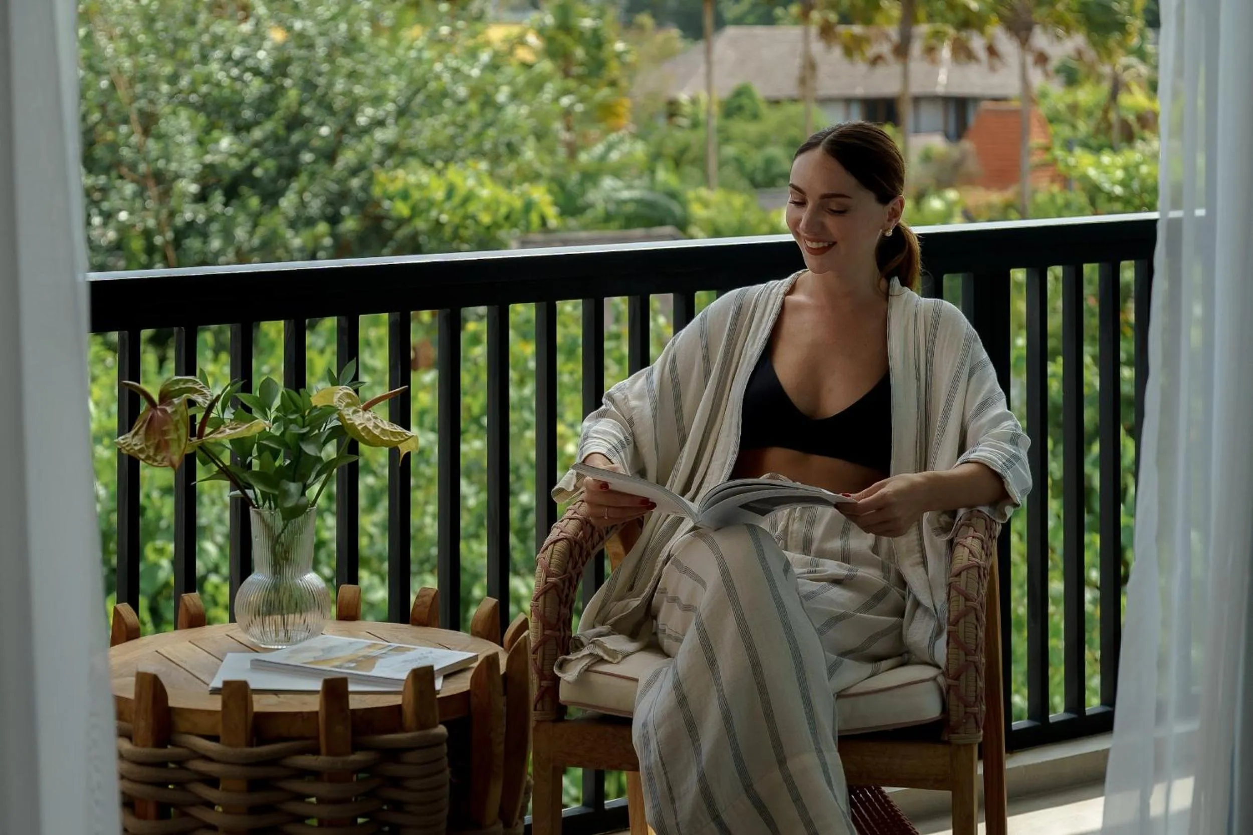 Day in Sunny Aparts 1