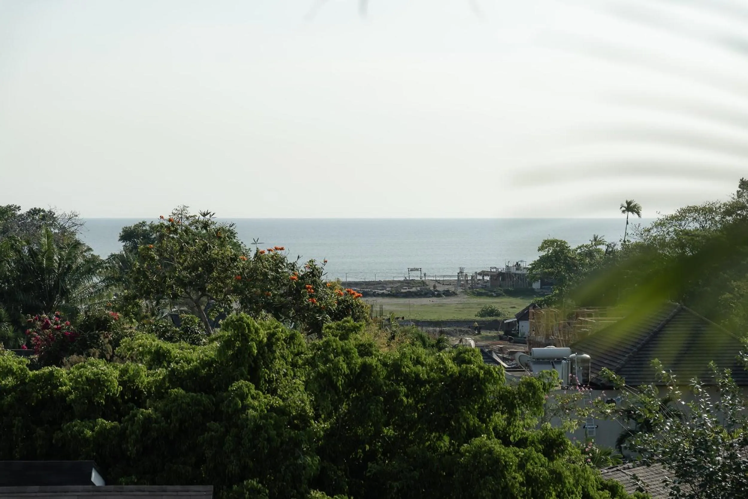 Day in Sunny Aparts 1