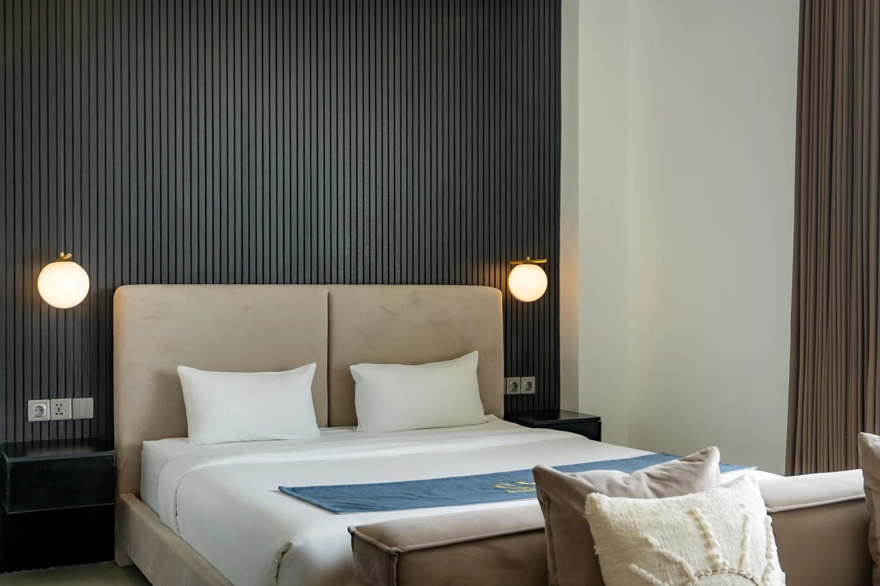 Bedroom, Bed in Sunny Aparts 1 by Betterplace