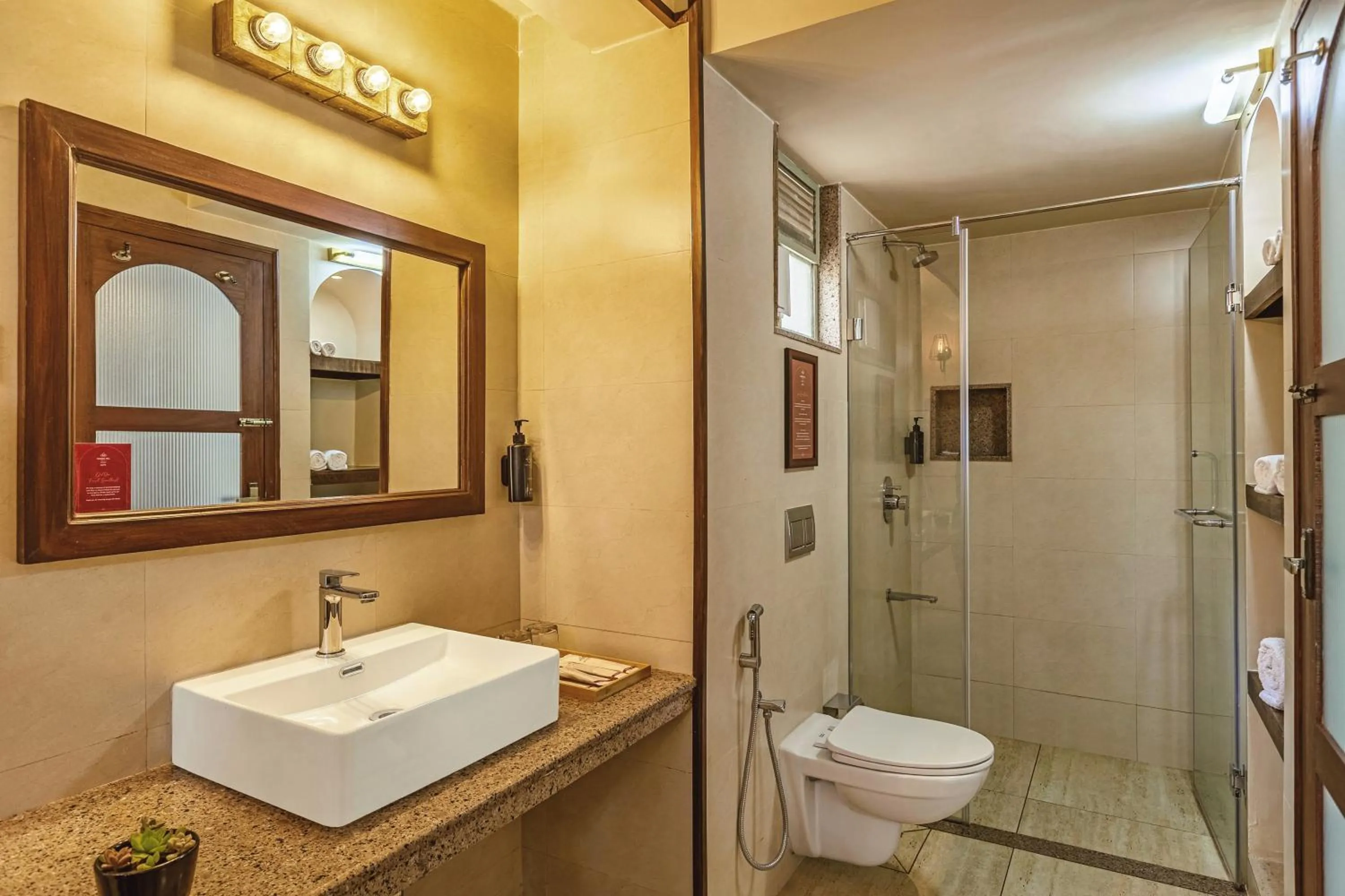 Shower in Mango Hill Shola Ooty