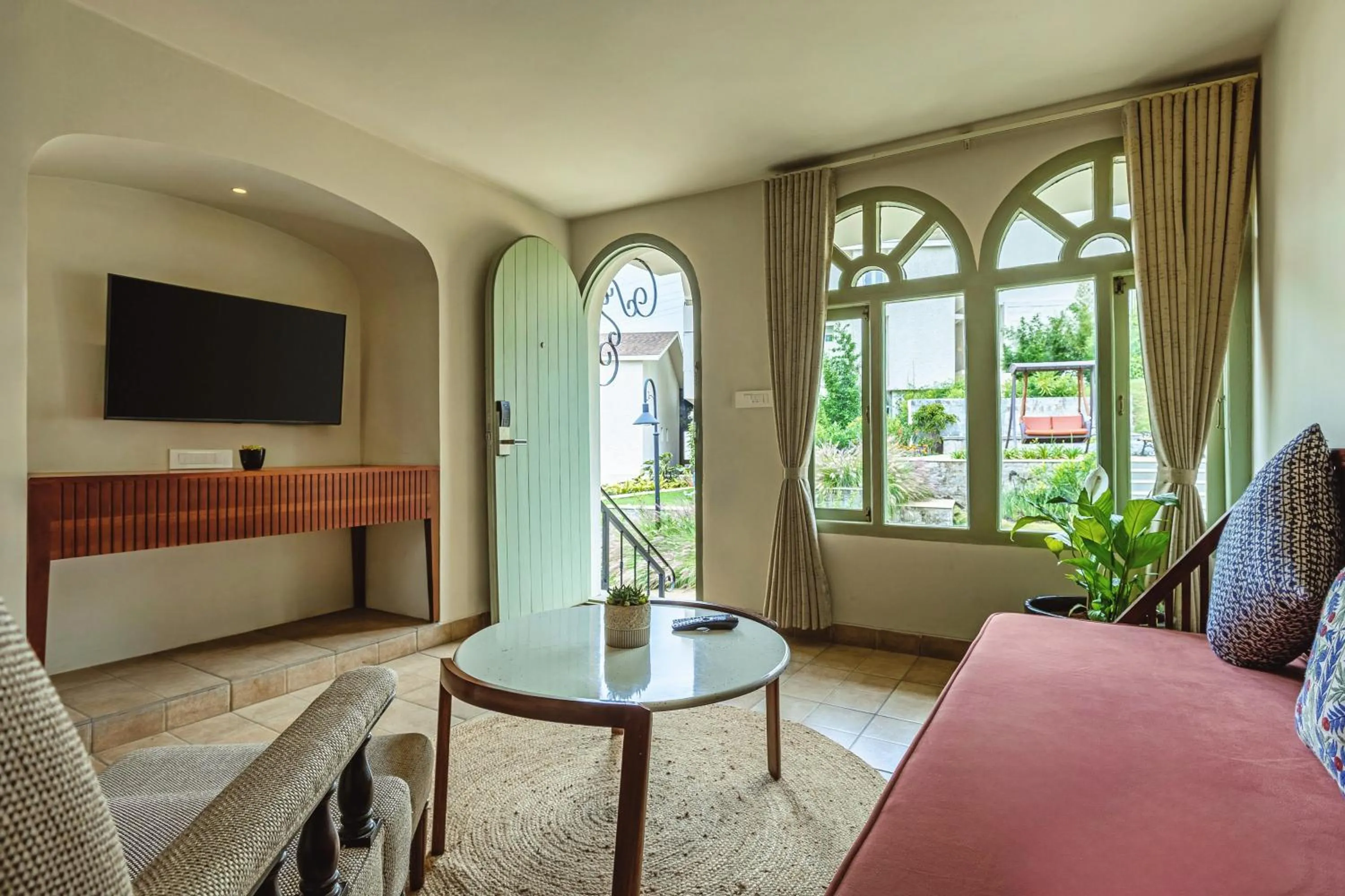 TV and multimedia in Mango Hill Shola Ooty