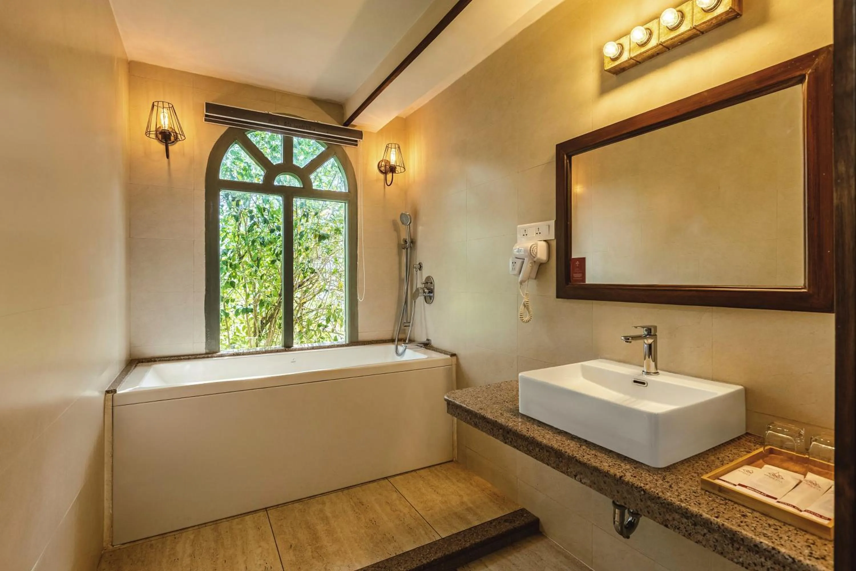 Bath in Mango Hill Shola Ooty