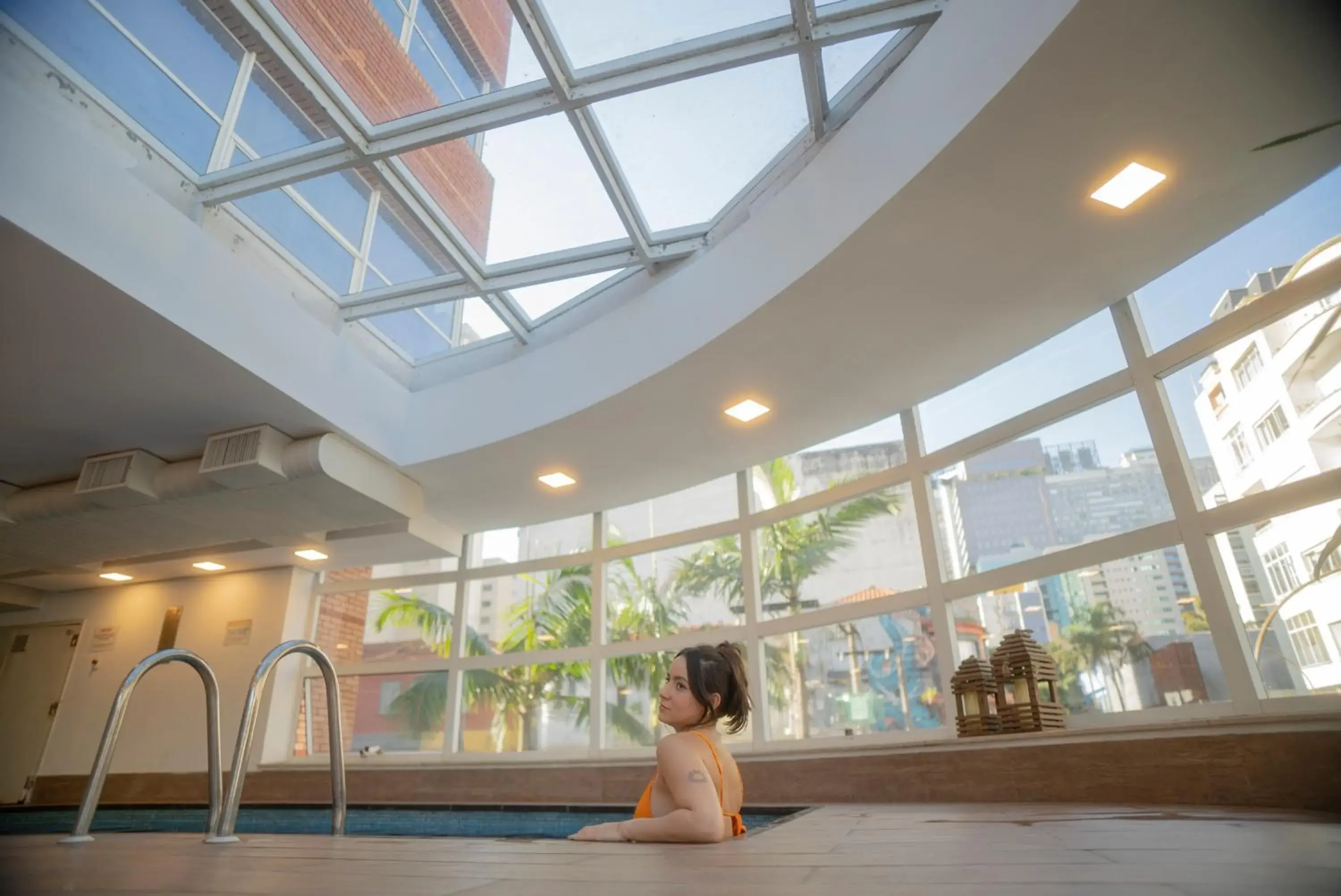 Swimming pool in Mercure Sao Paulo Jardins Swimming pool in Mercure Sao Paulo Jardins