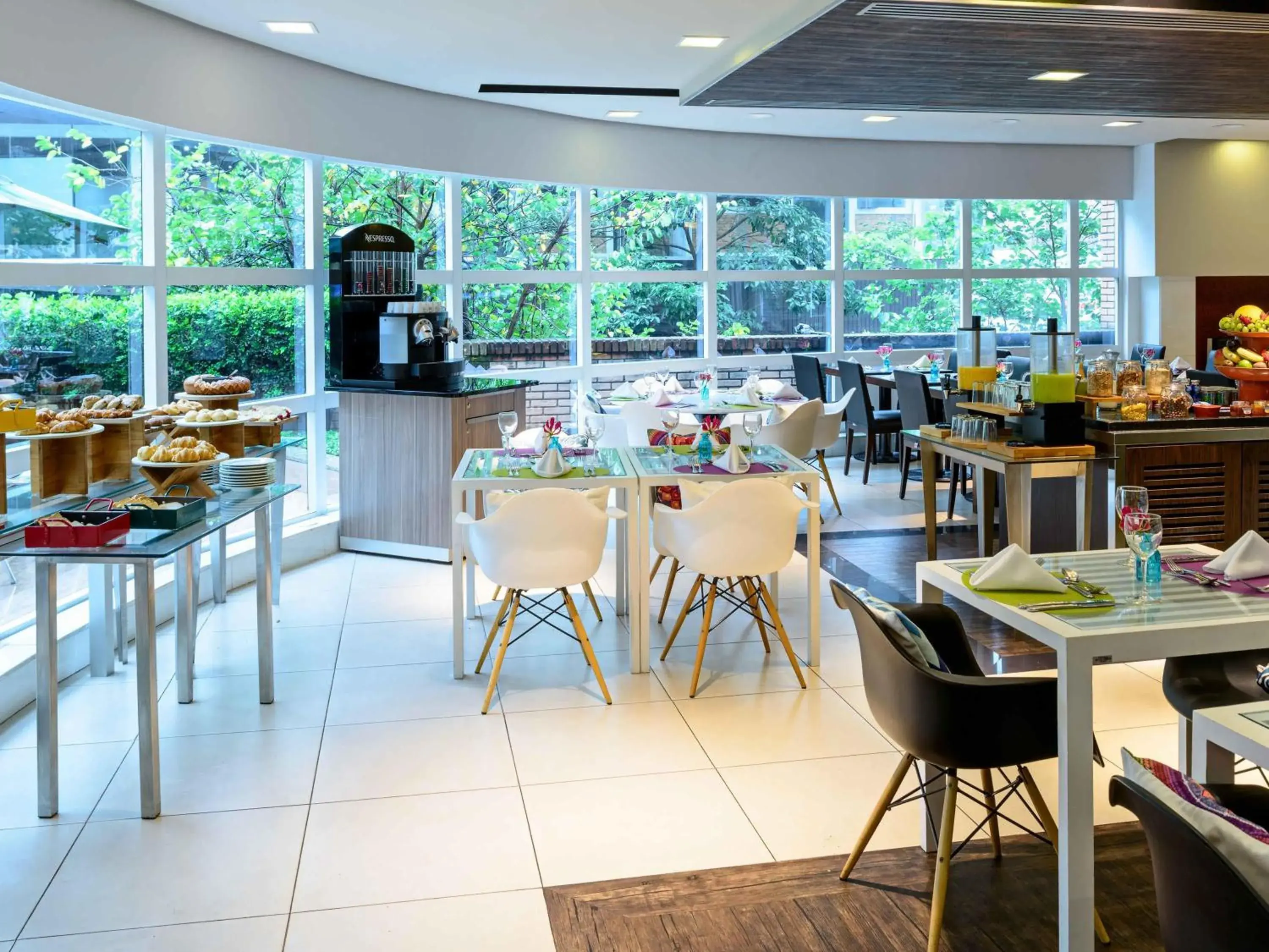 Restaurant/places to eat in Mercure Sao Paulo Jardins Restaurant/places to eat in Mercure Sao Paulo Jardins