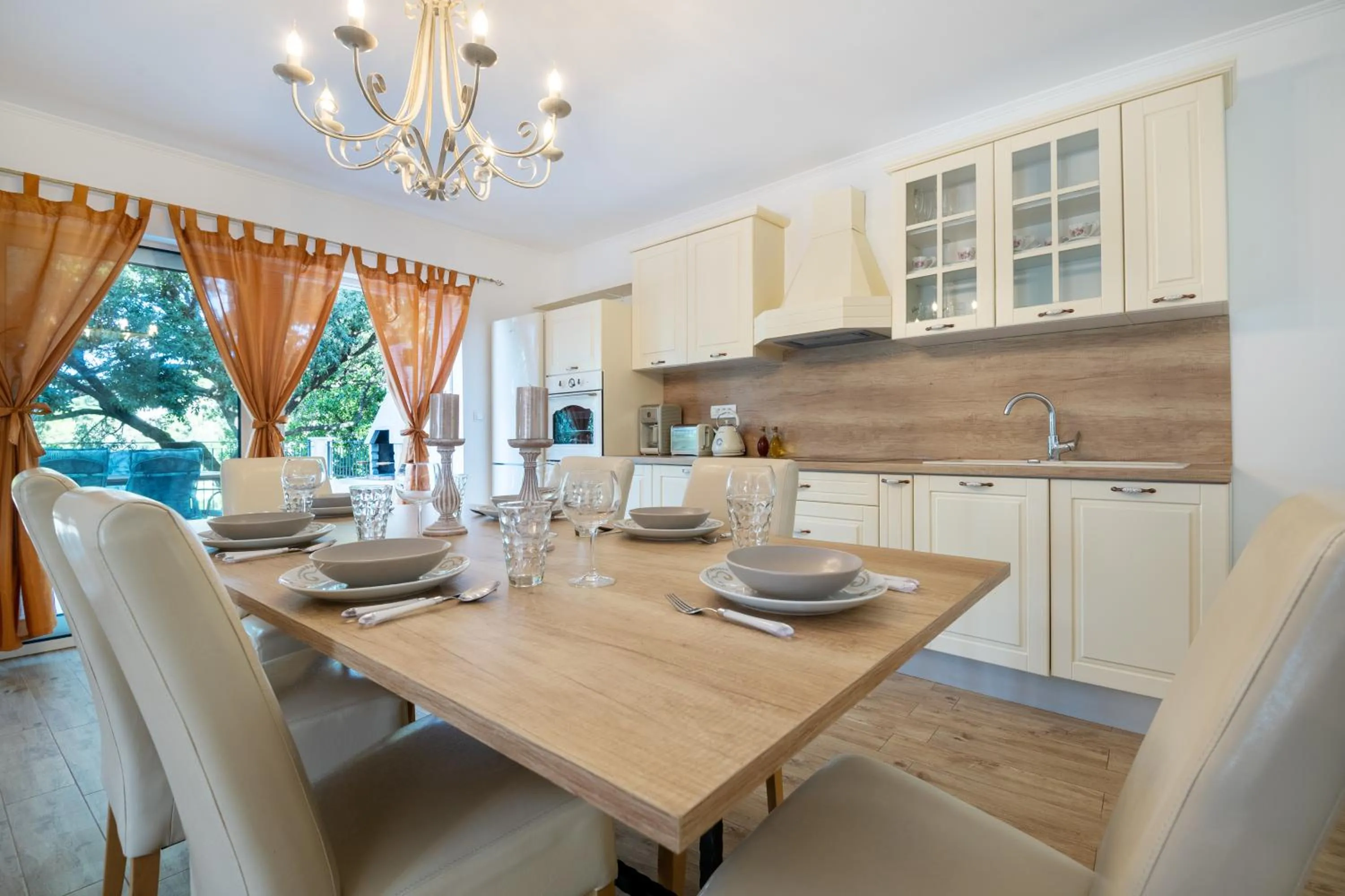 Kitchen or kitchenette in Villa Gabriel with pool, sauna, jacuzzi