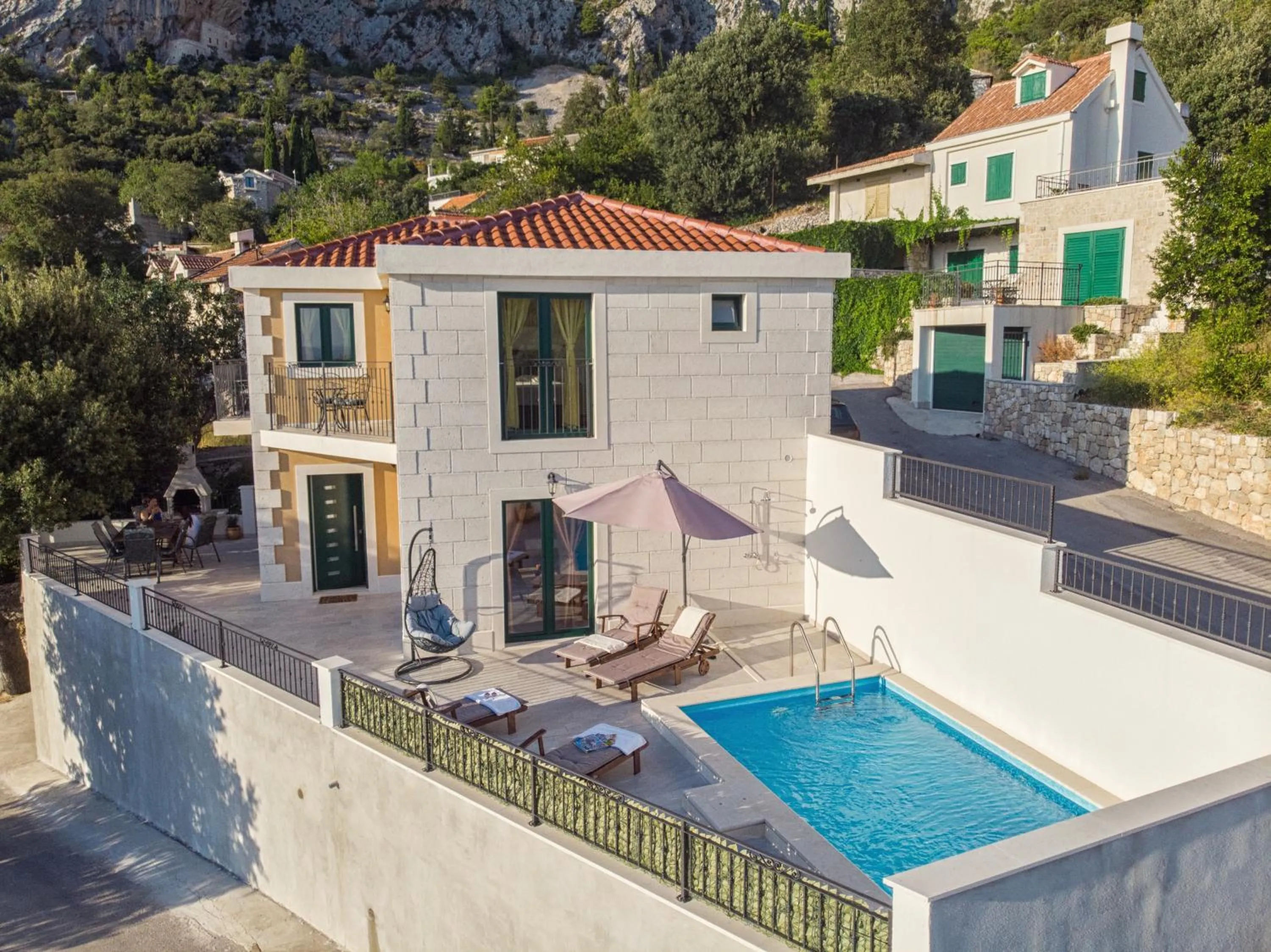 Day in Villa Gabriel with pool, sauna, jacuzzi