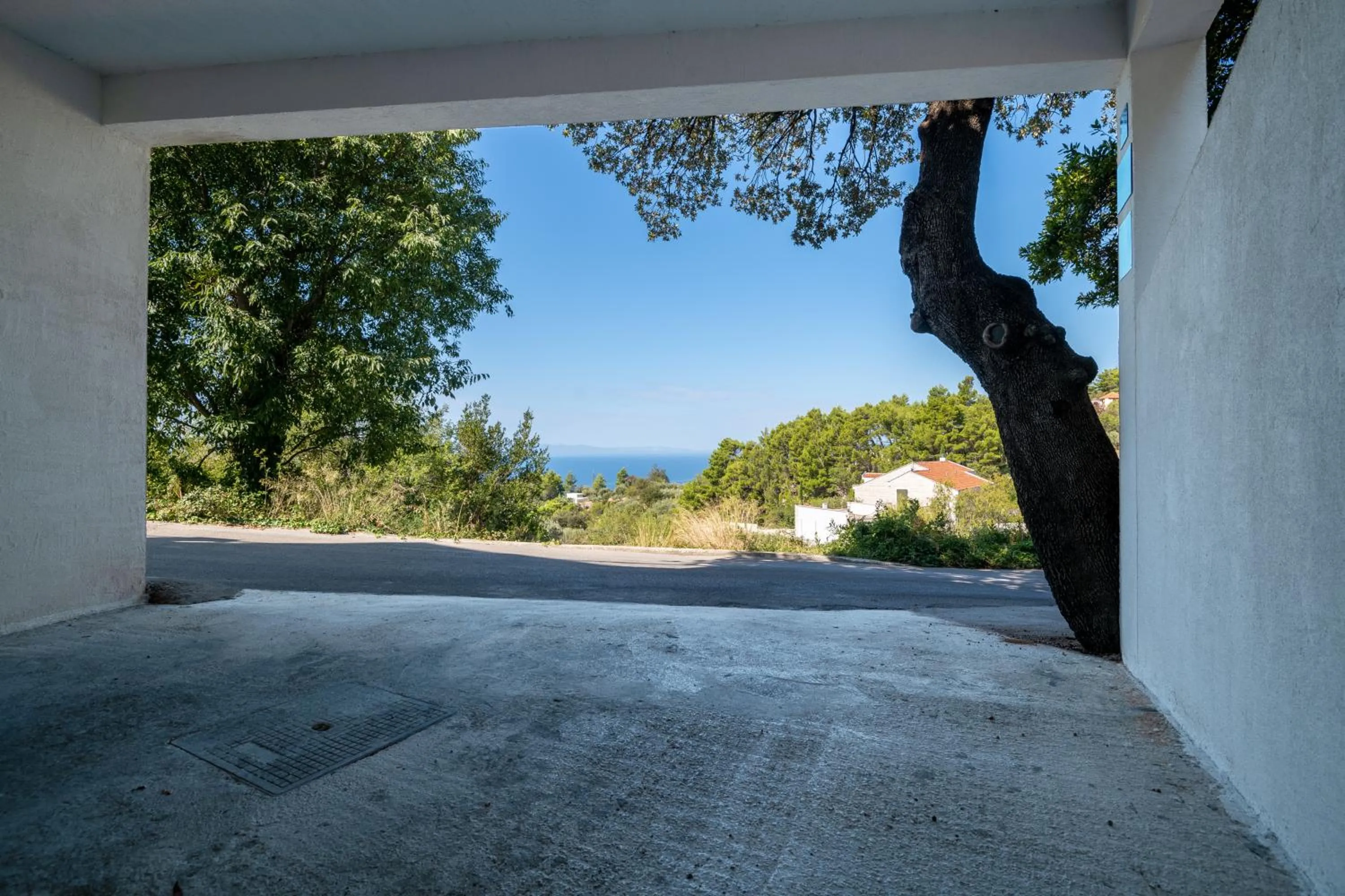 Parking in Villa Gabriel with pool, sauna, jacuzzi