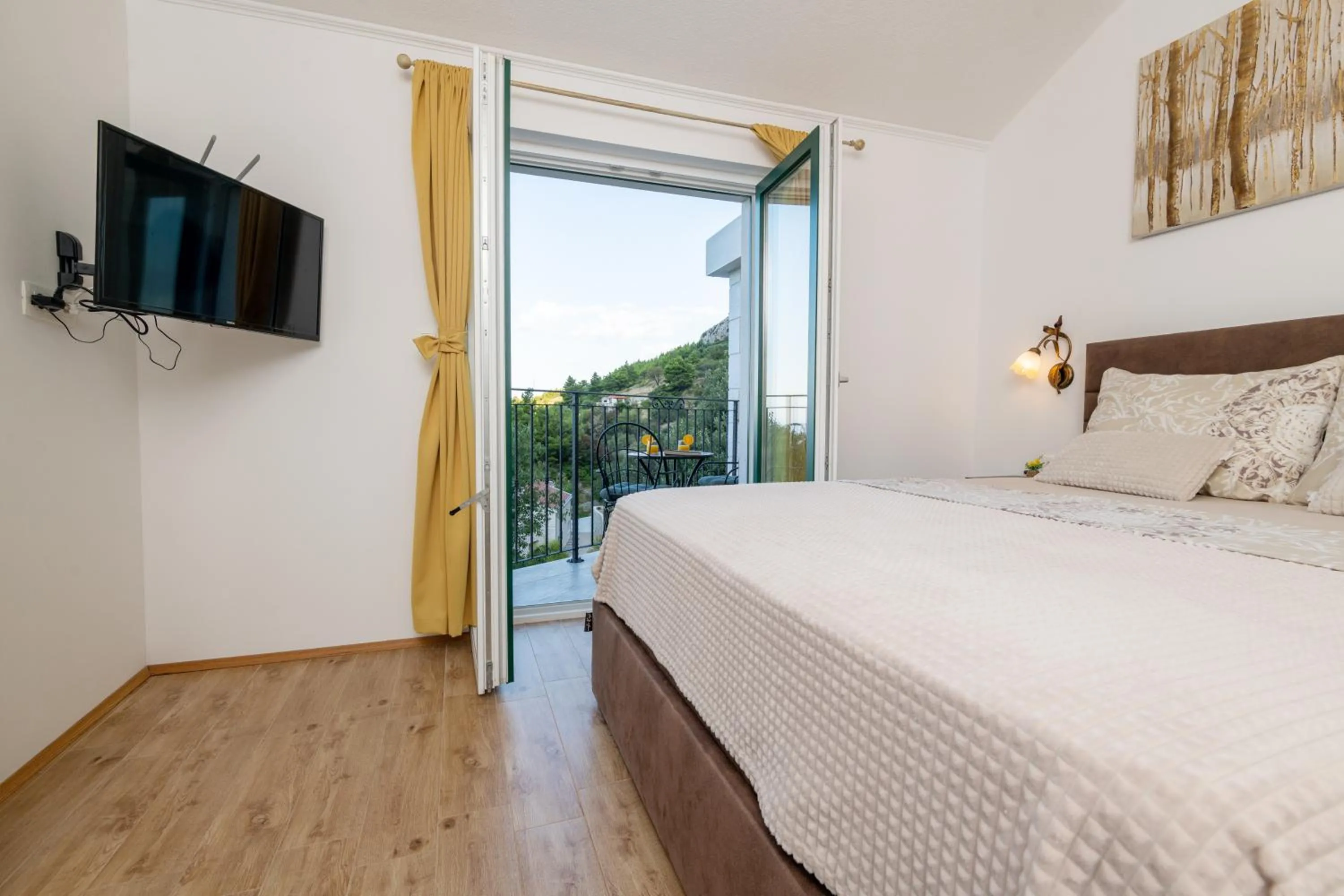 Bed in Villa Gabriel with pool, sauna, jacuzzi