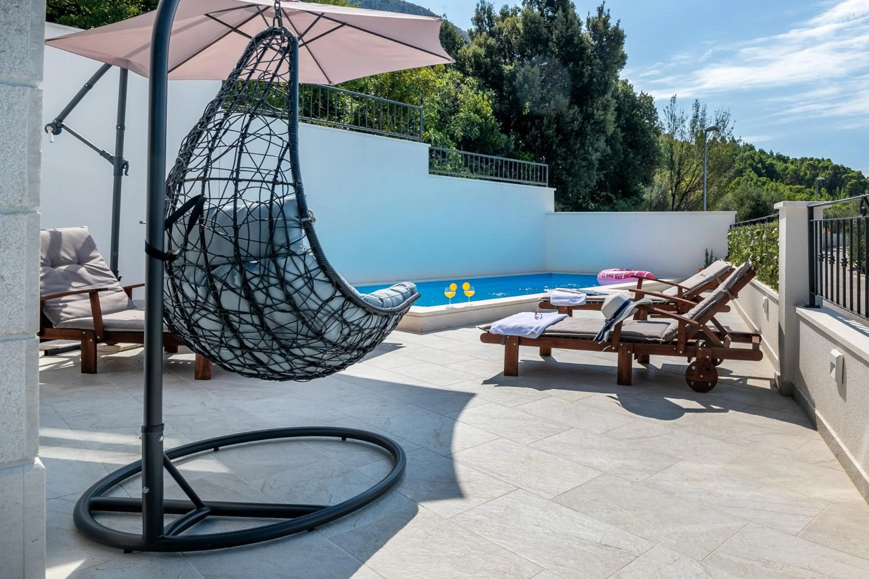 Day in Villa Gabriel with pool, sauna, jacuzzi