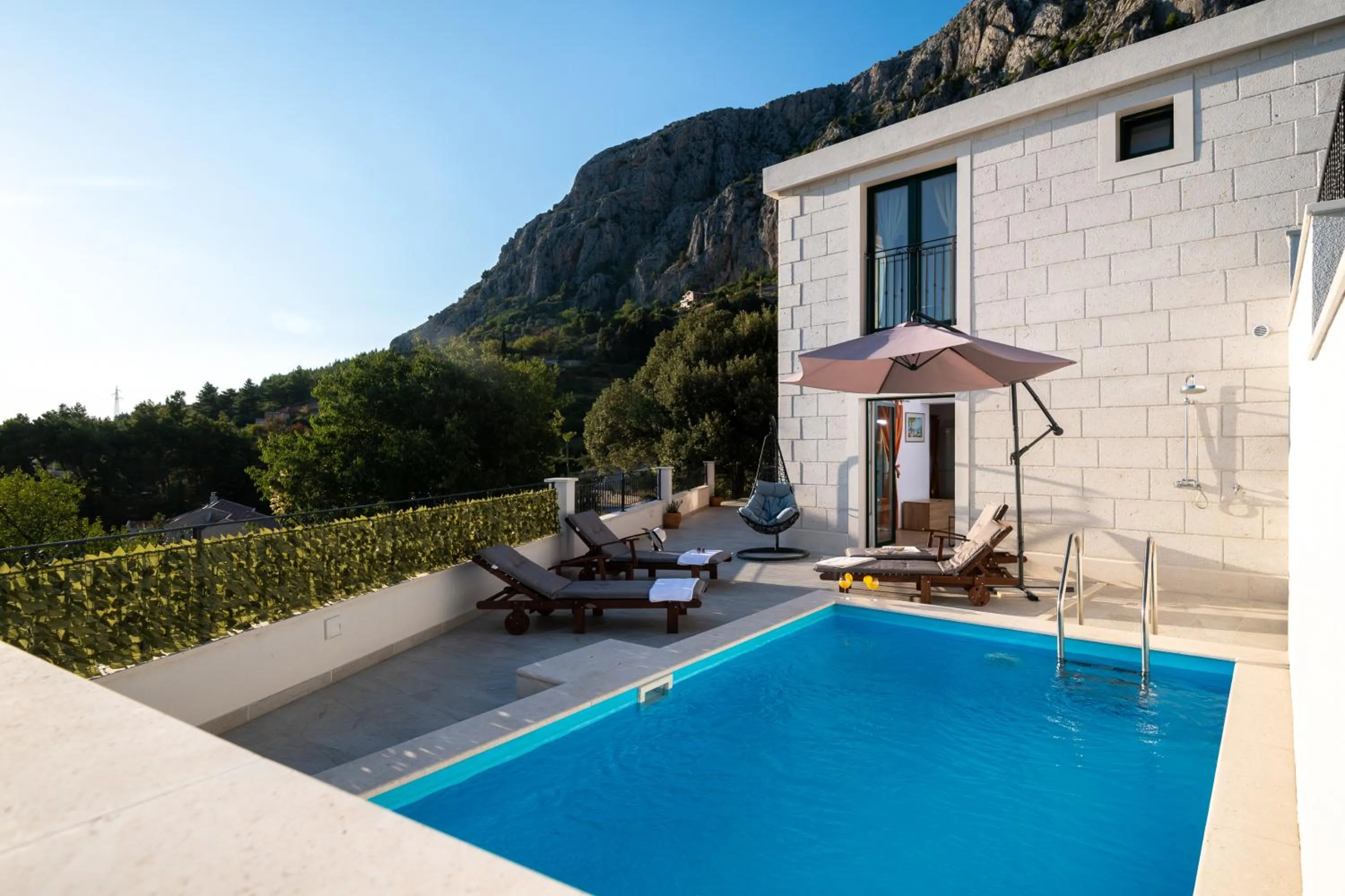 Property building in Villa Gabriel with pool, sauna, jacuzzi