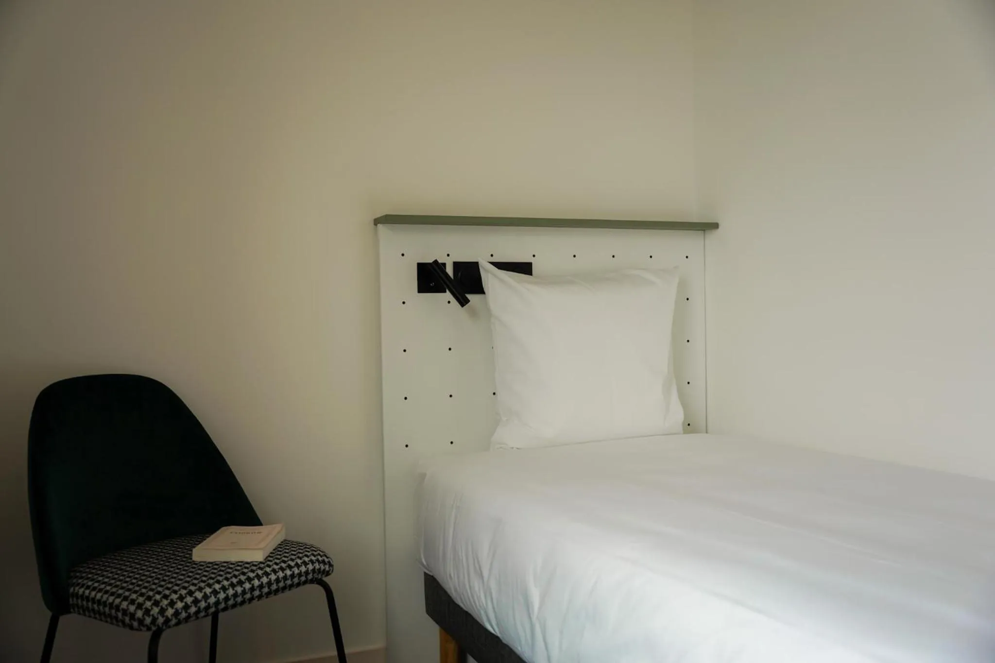 Bed in All Suites Appart Hôtel et Hôtel - Paris 13 - Porte d'Italie