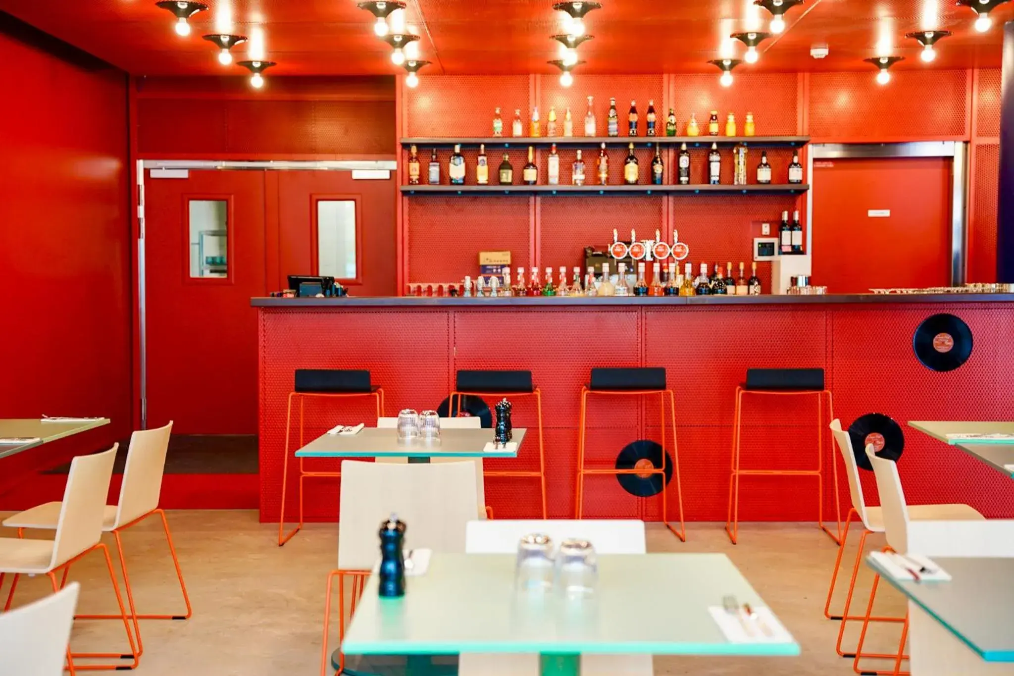 Lounge or bar in All Suites Appart Hôtel et Hôtel - Paris 13 - Porte d'Italie Lounge or bar in All Suites Appart Hôtel et Hôtel - Paris 13 - Porte d'Italie