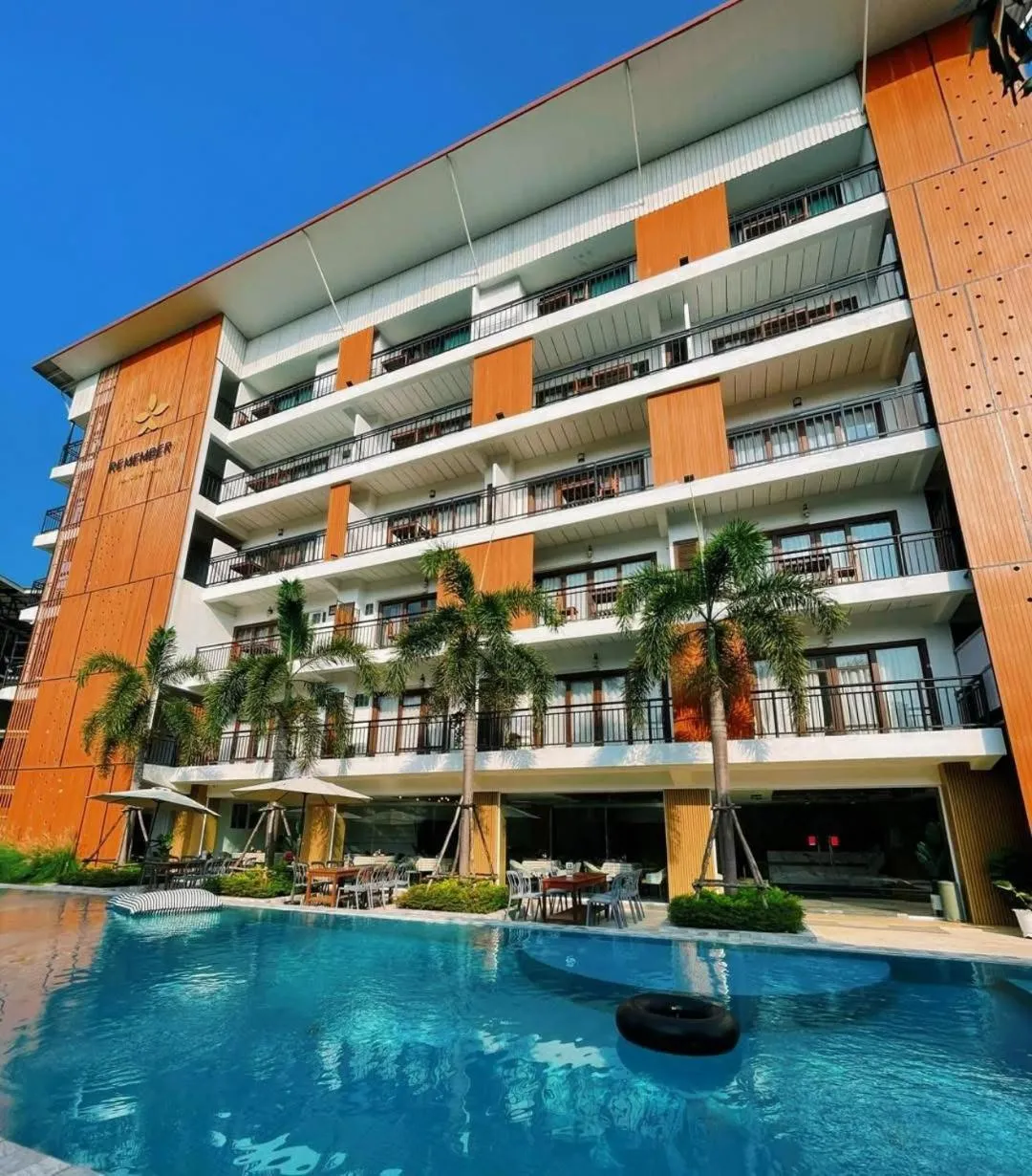 Swimming pool in Remember Vangvieng Hotel