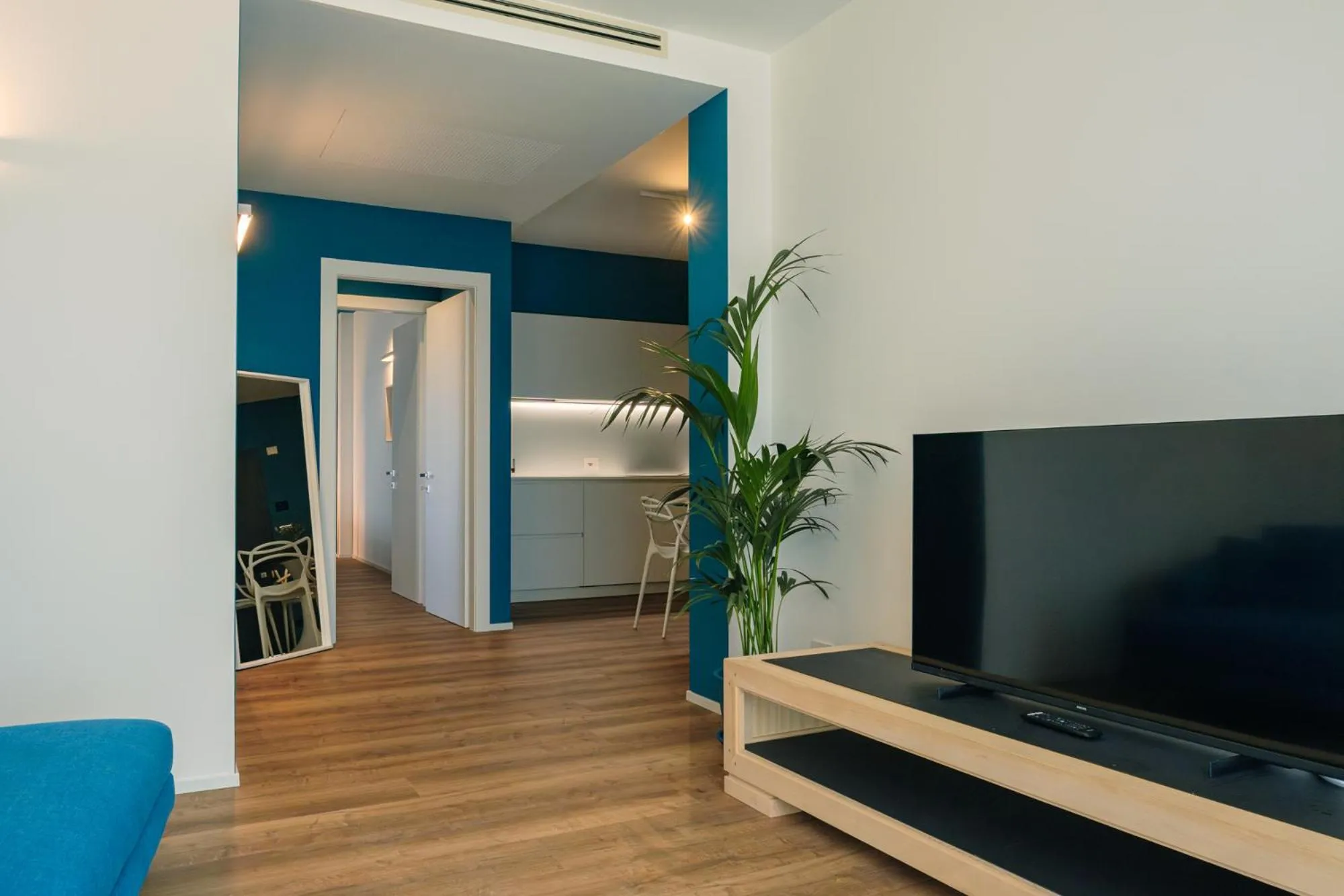 TV and multimedia in Camoma Aparthotel - Suites Apartments