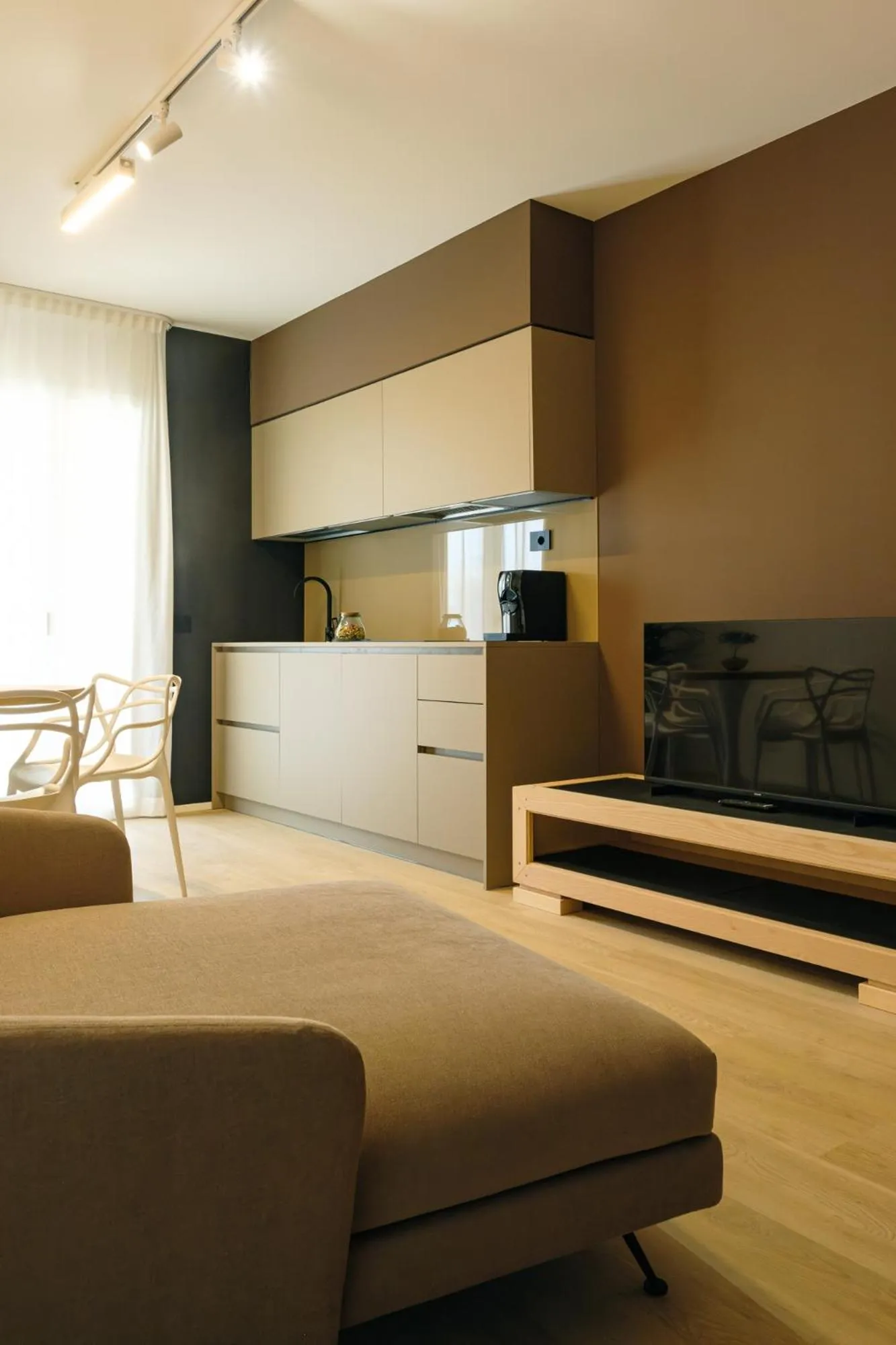 Kitchen or kitchenette in Camoma Aparthotel - Suites Apartments