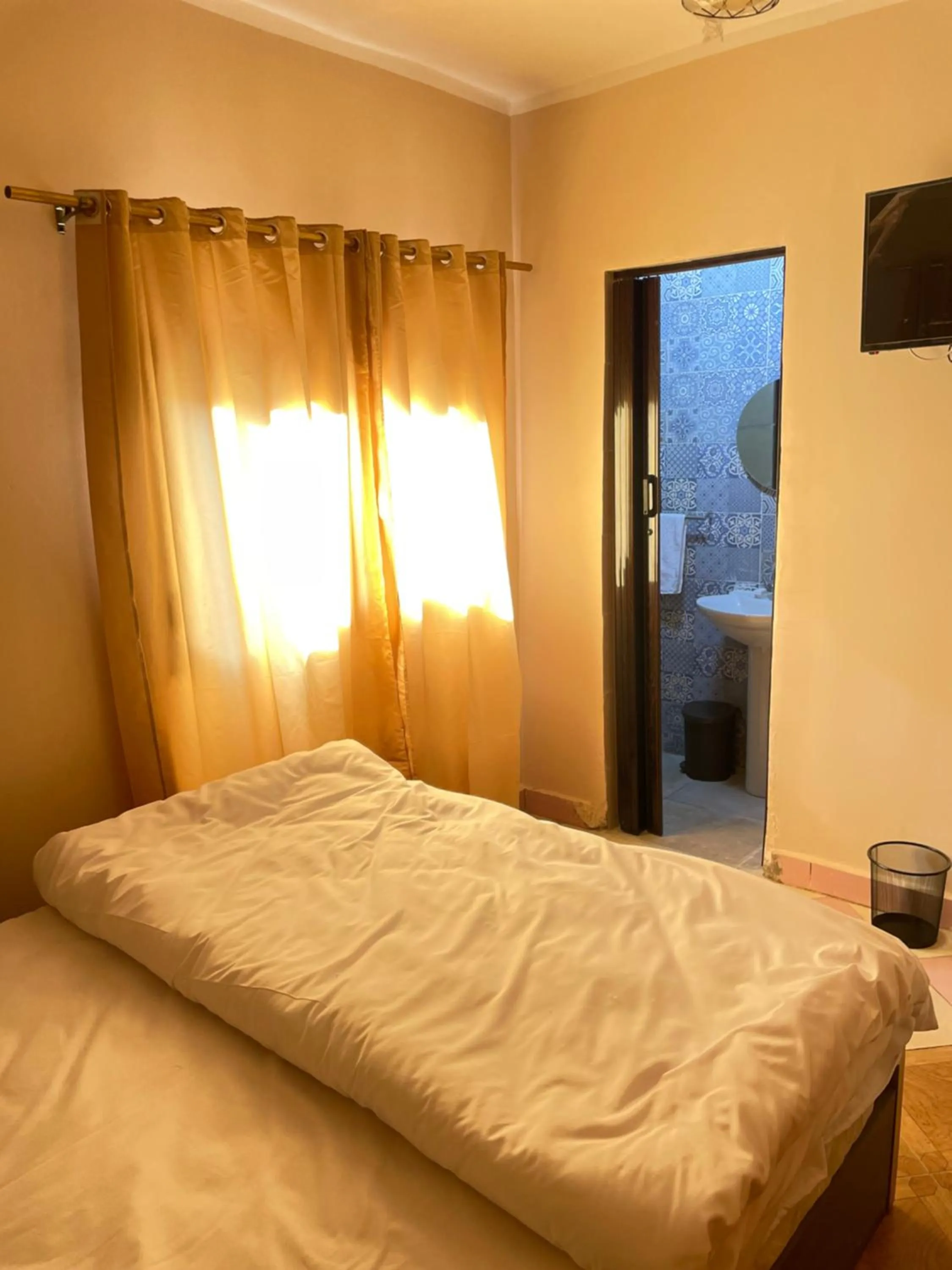 Bedroom in Sami pyramids Inn