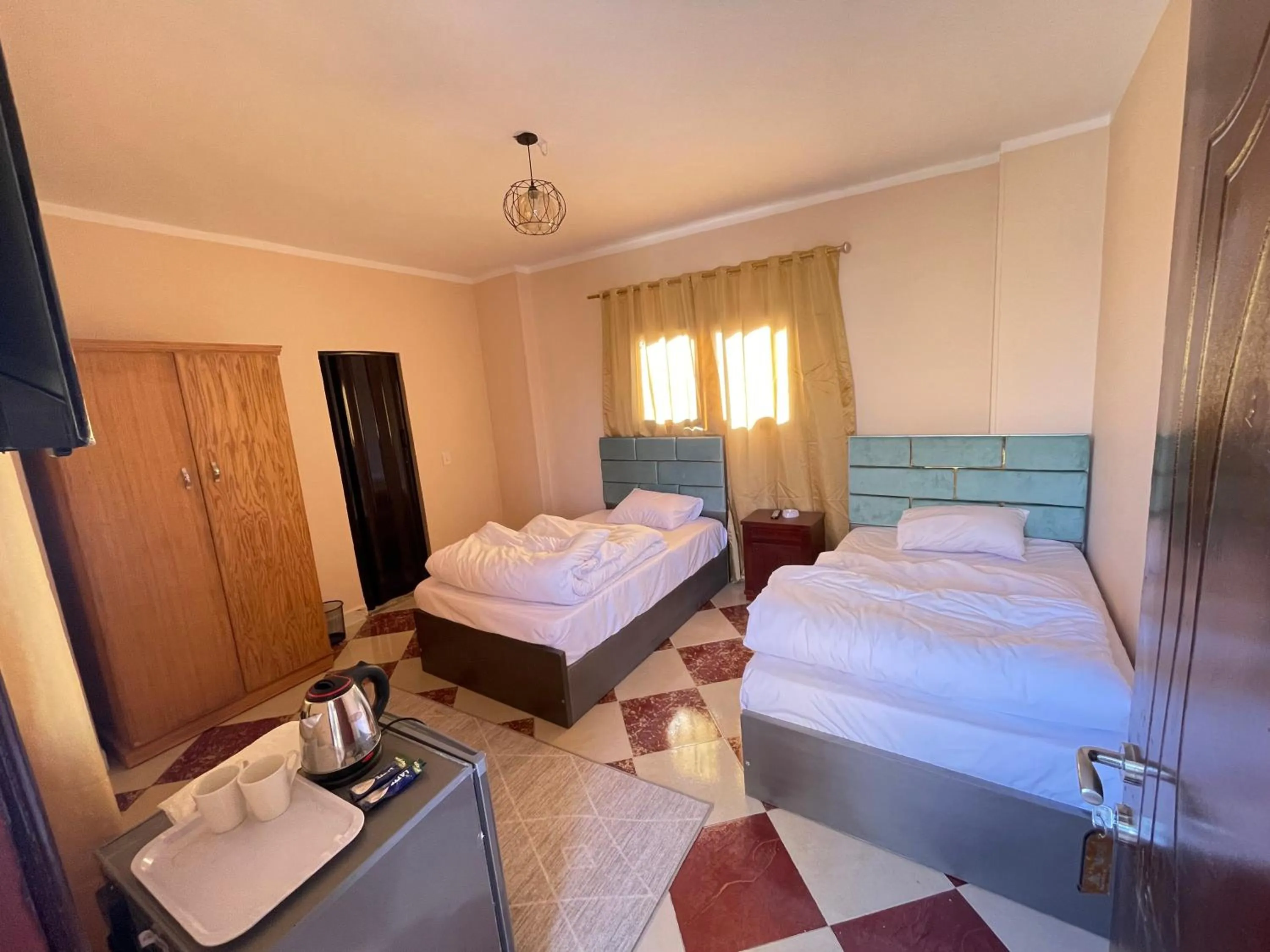 Bedroom in Sami pyramids Inn