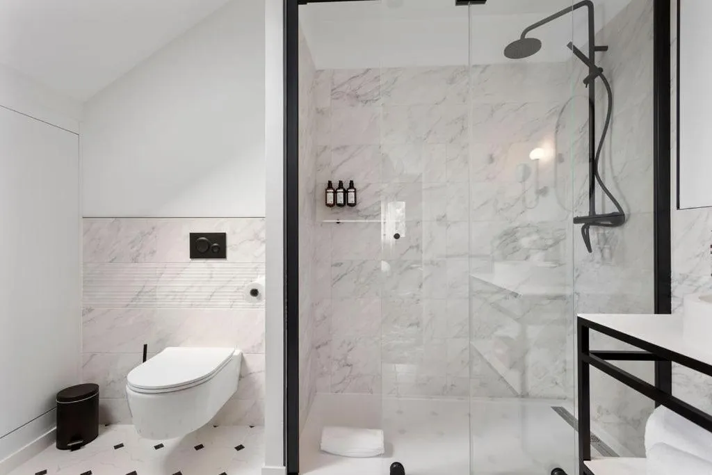 Shower in LE RITUEL HOTEL & SPA