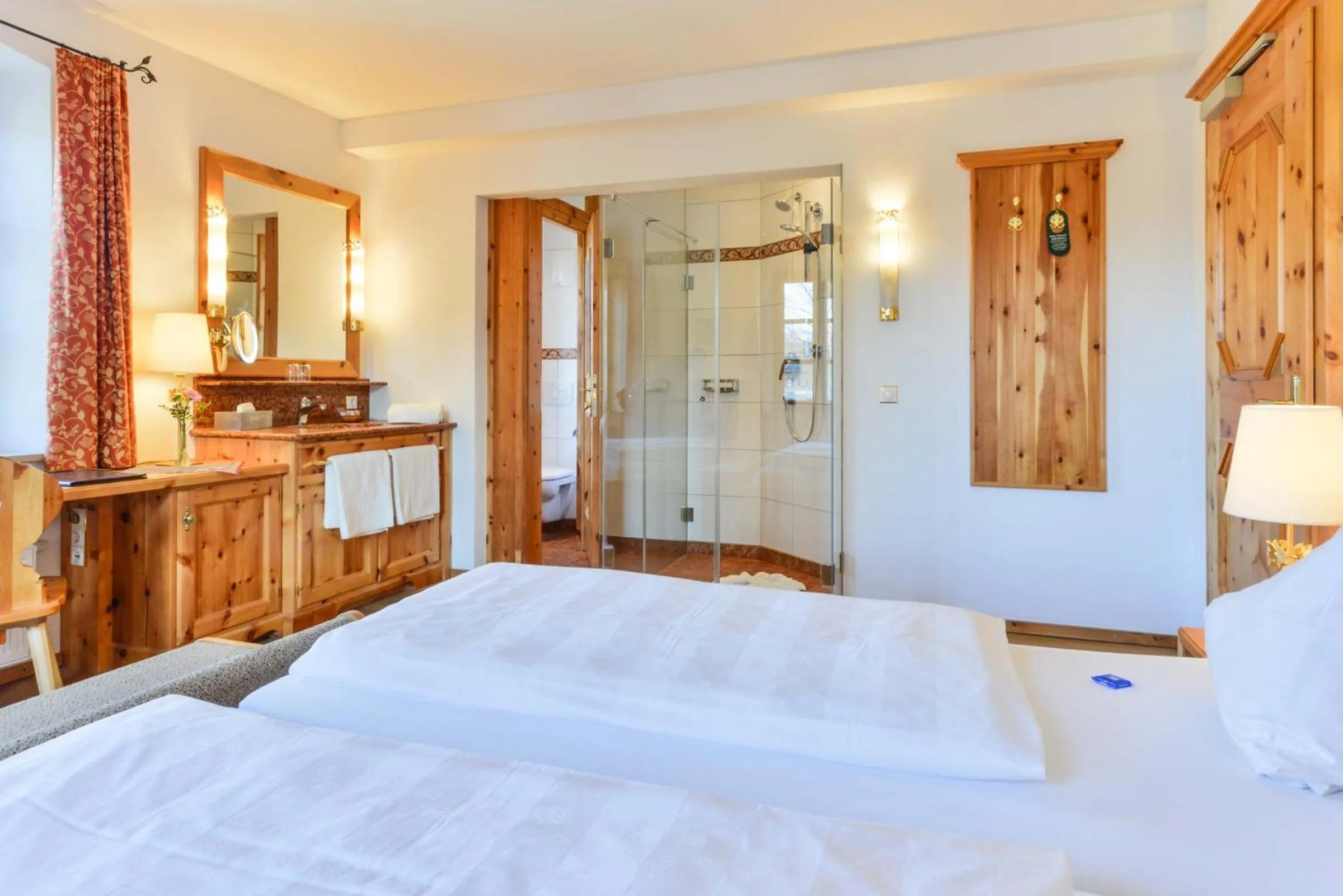 Bed in Landgasthof zum Erdinger Weissbräu