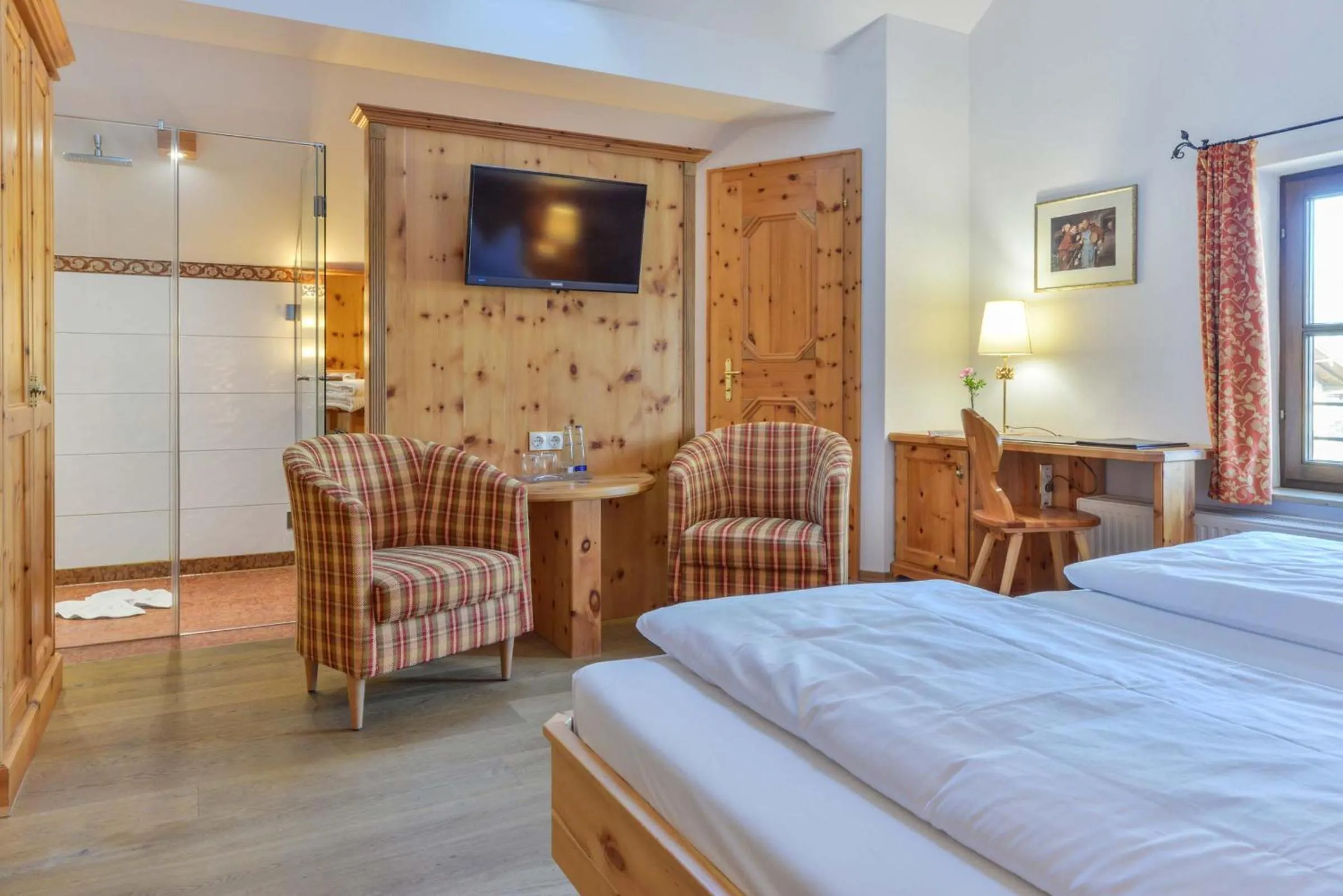 Bed in Landgasthof zum Erdinger Weissbräu