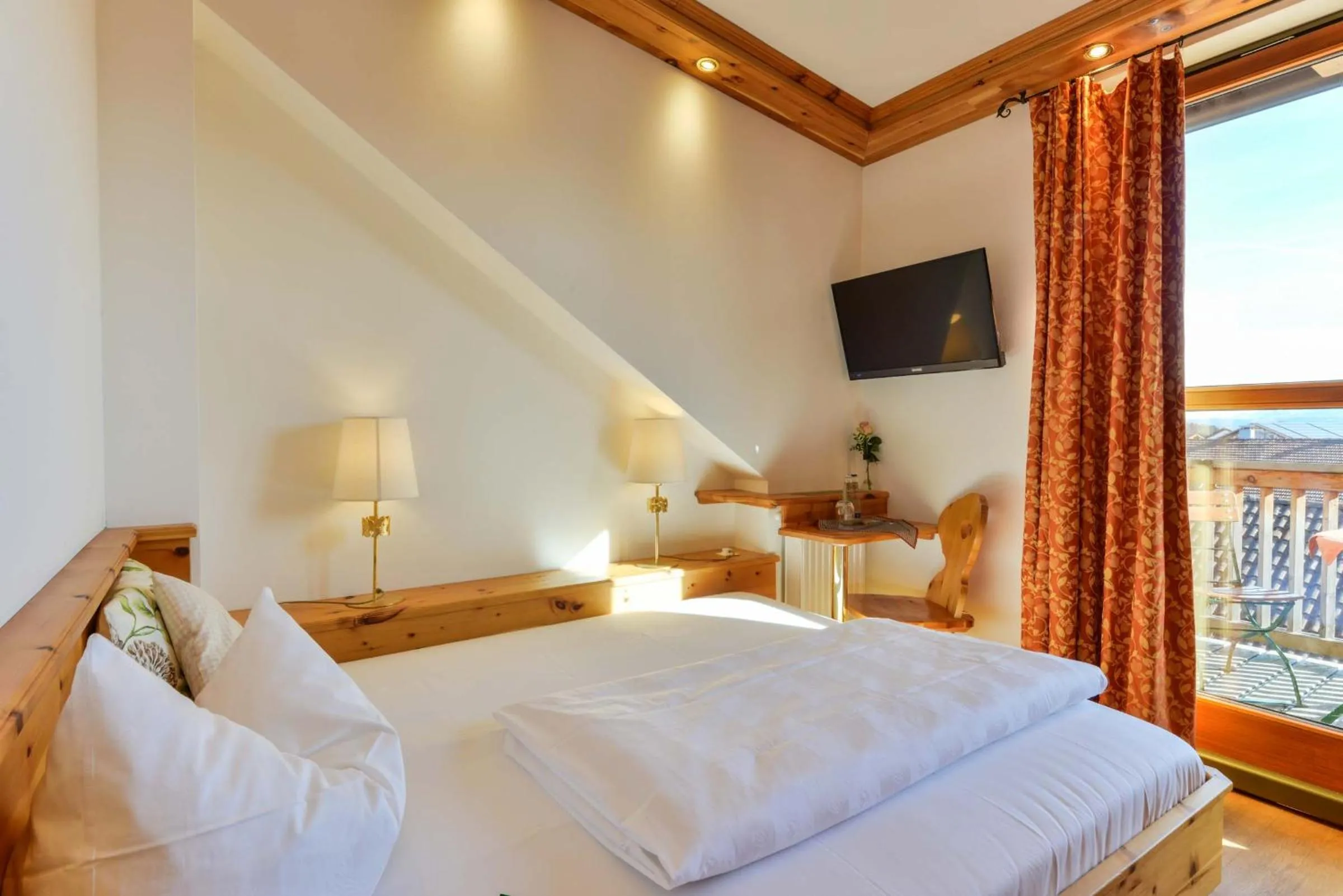 Bed in Landgasthof zum Erdinger Weissbräu