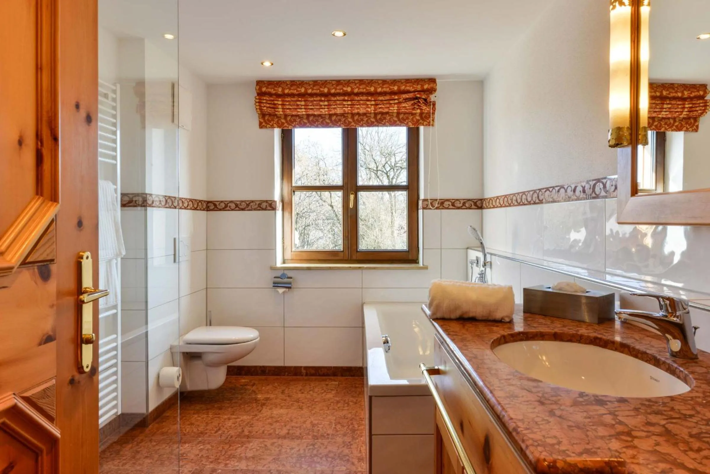 Bathroom, Bed in Landgasthof zum Erdinger Weissbräu