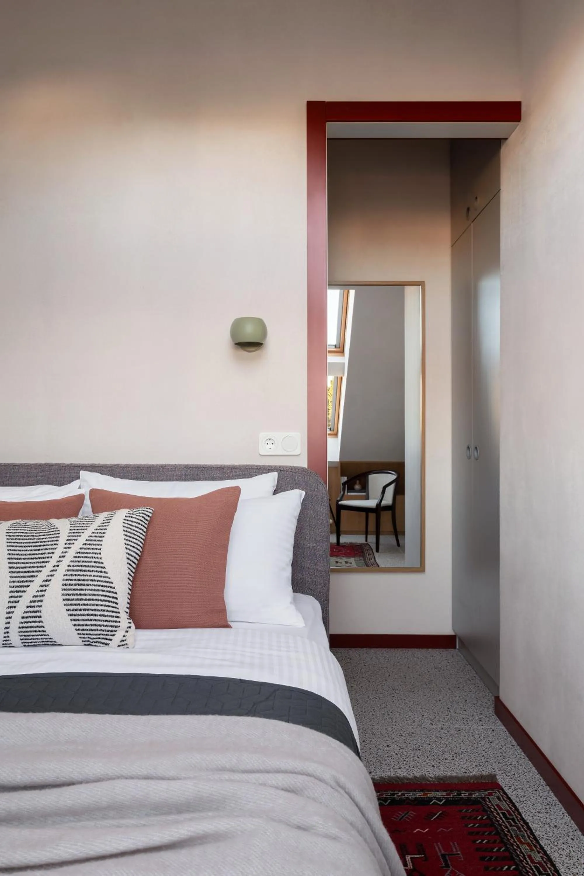 Property building, Bed in Apart-In Georgia