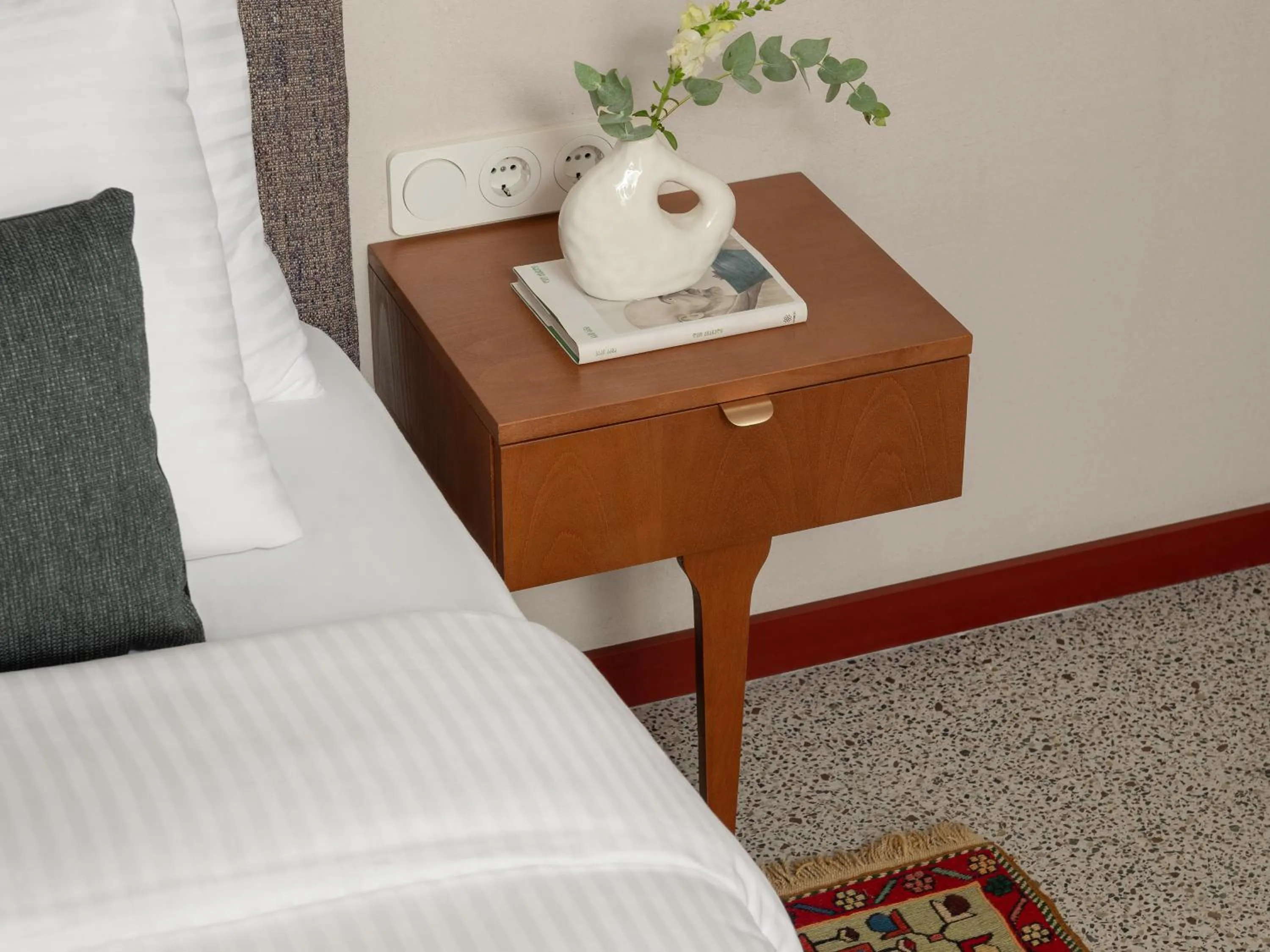 Bedroom, Bed in Apart-In Georgia