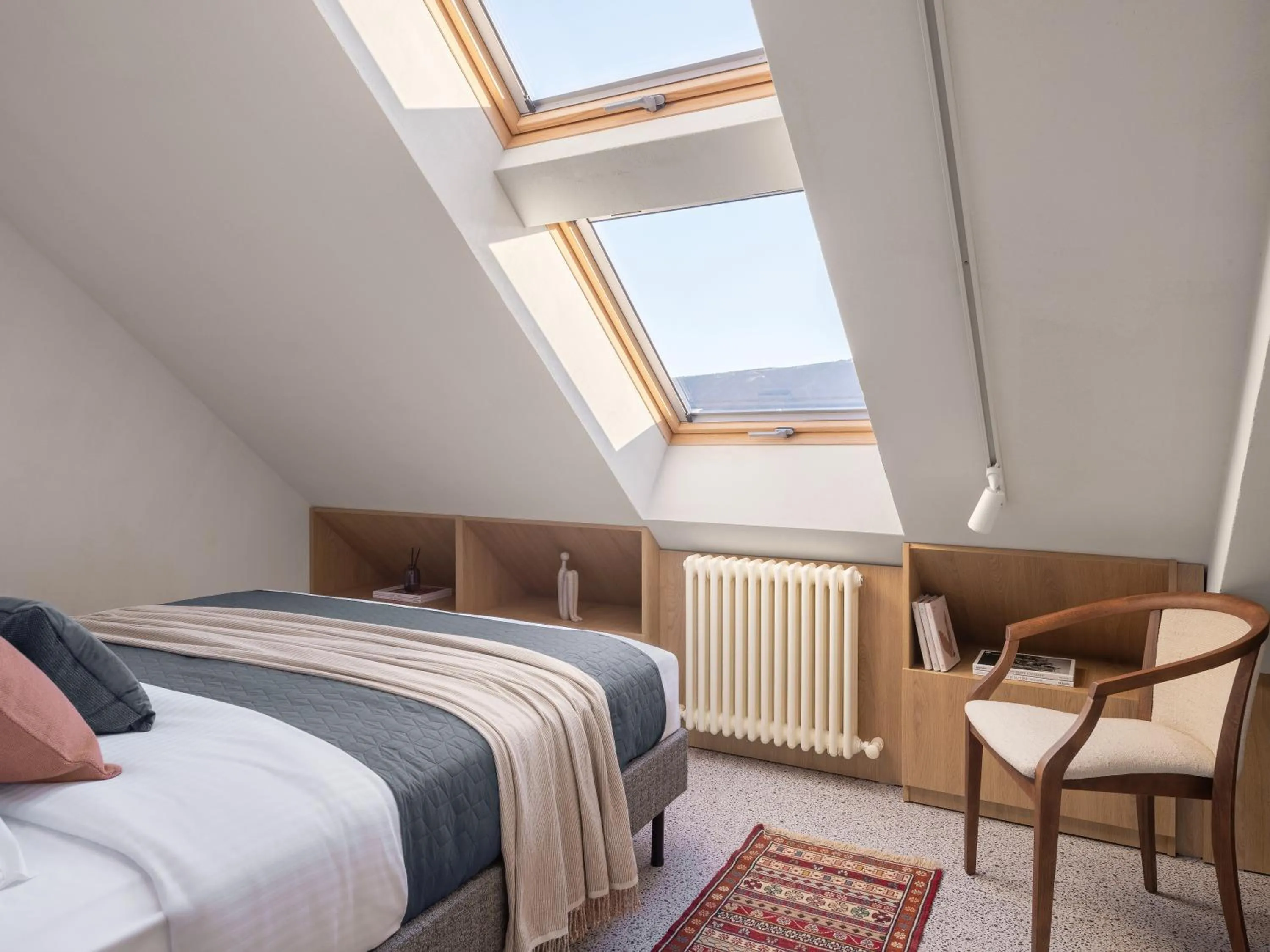 Seating area, Bed in Apart-In Georgia