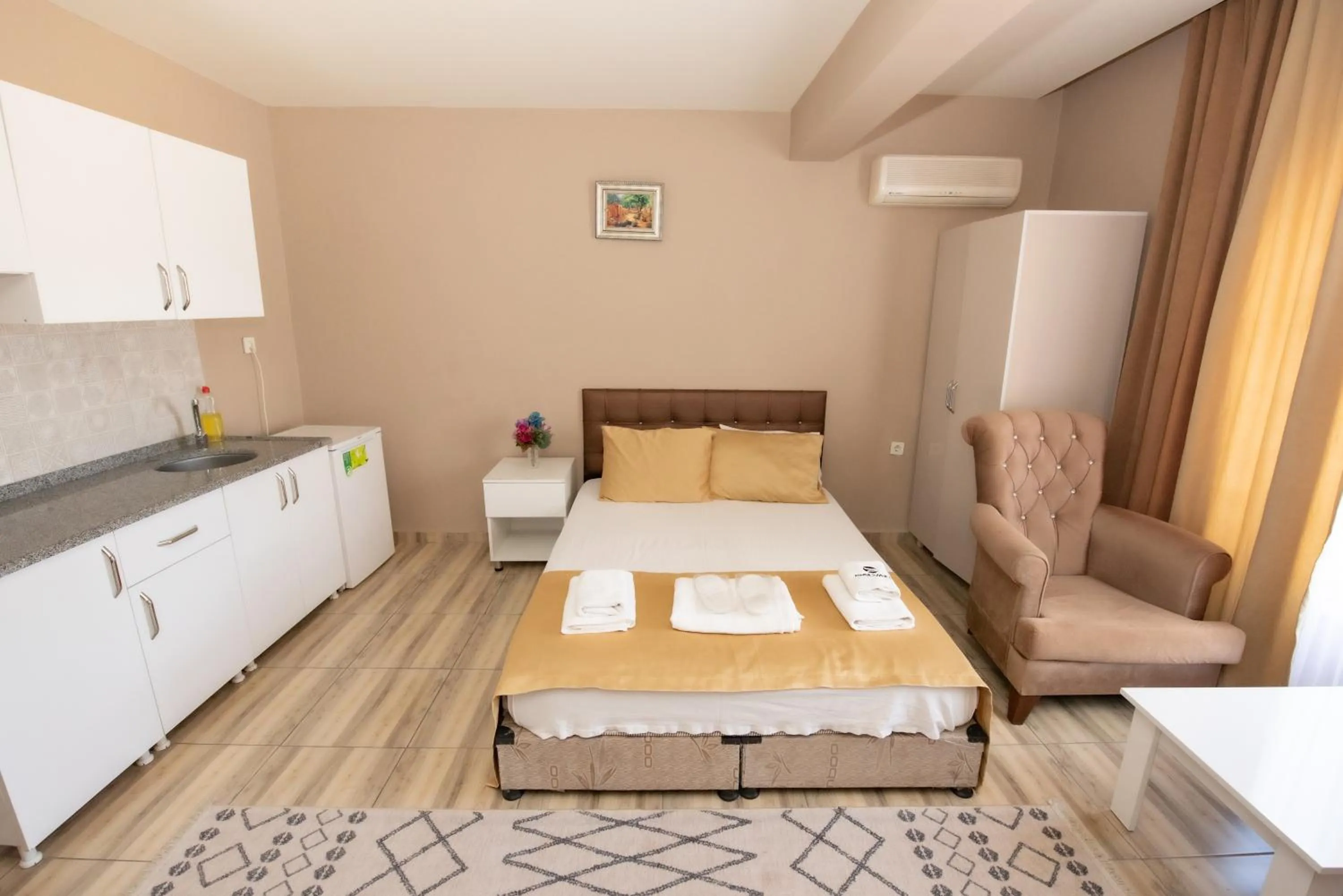 Seating area in Palvan Hotel