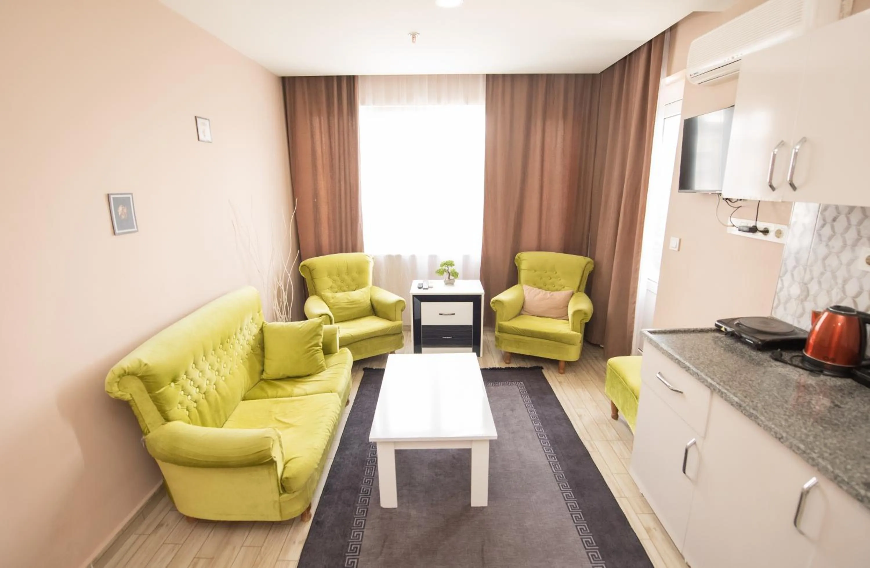 Living room, Seating Area in Palvan Hotel