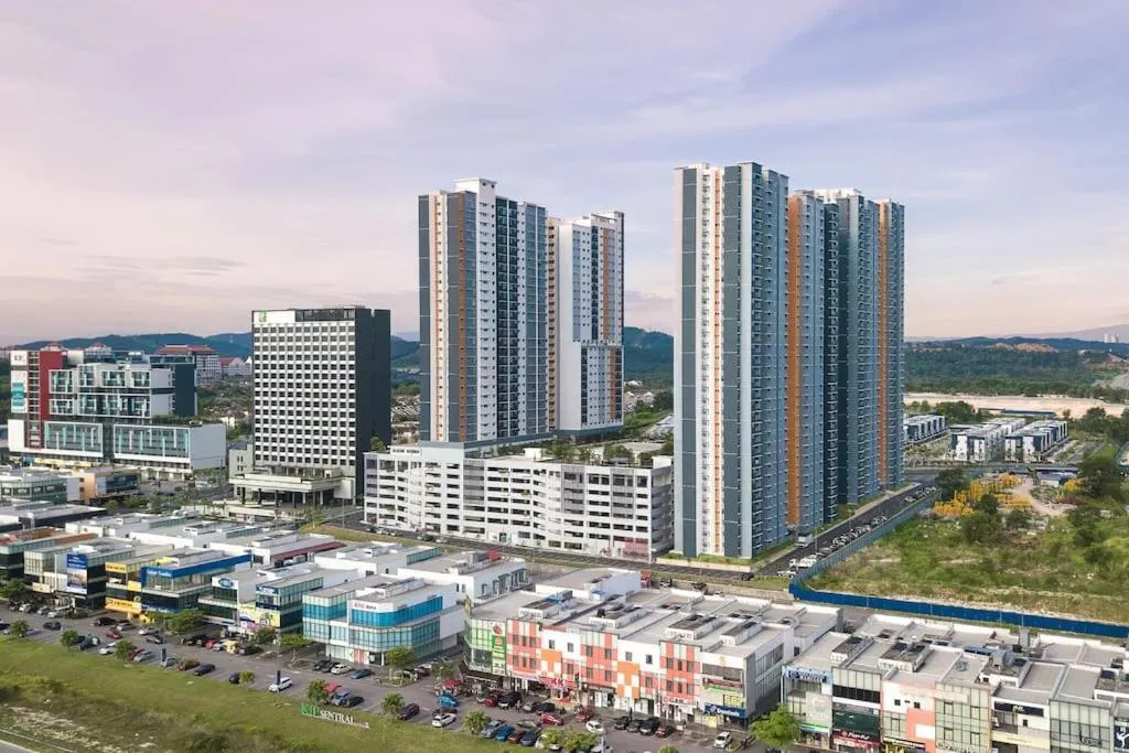 Property building in Alanis by MOKA at SEPANG