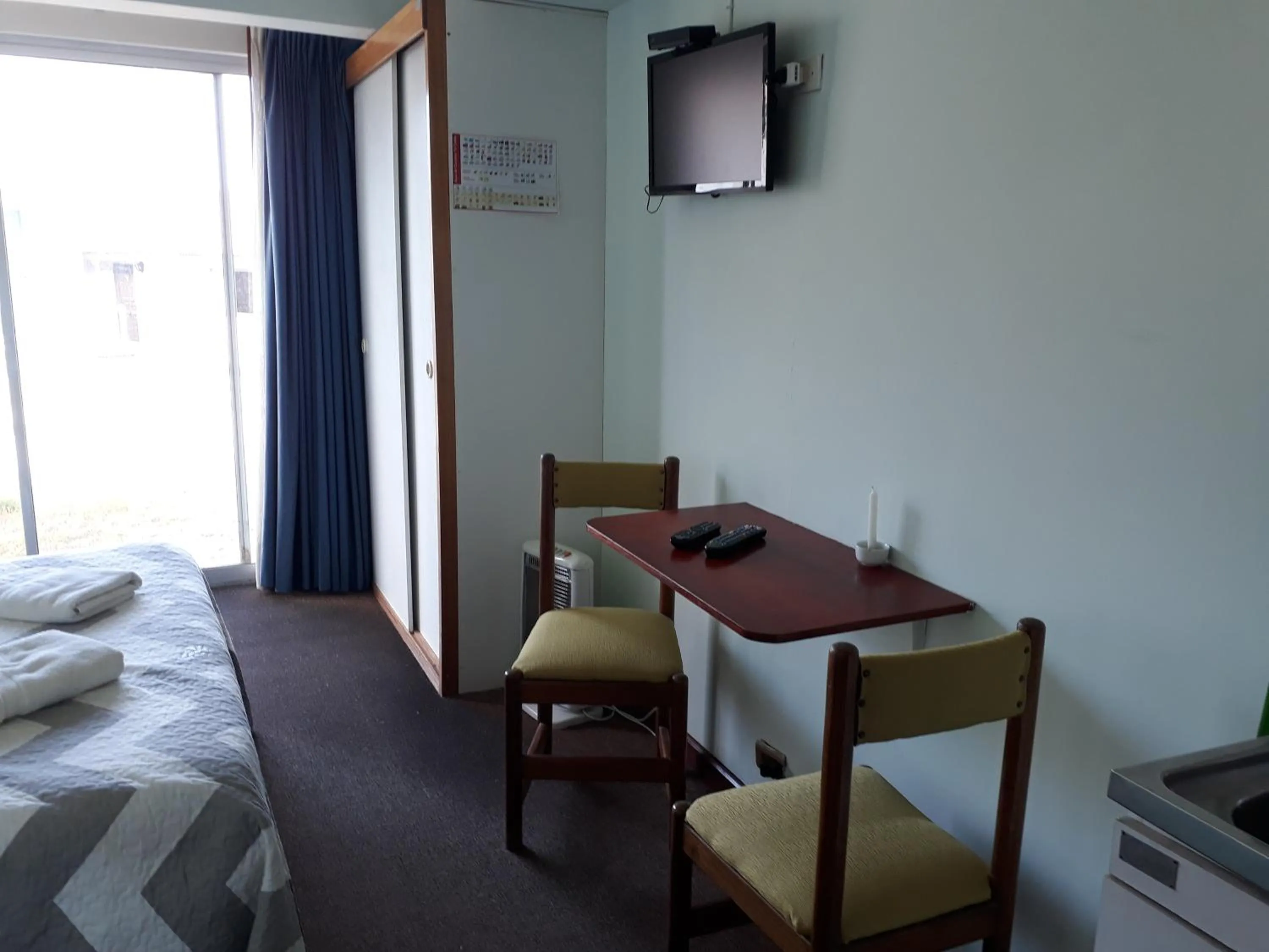 Photo of the whole room, Bed in Cabañas y Deptos Las Golondrinas