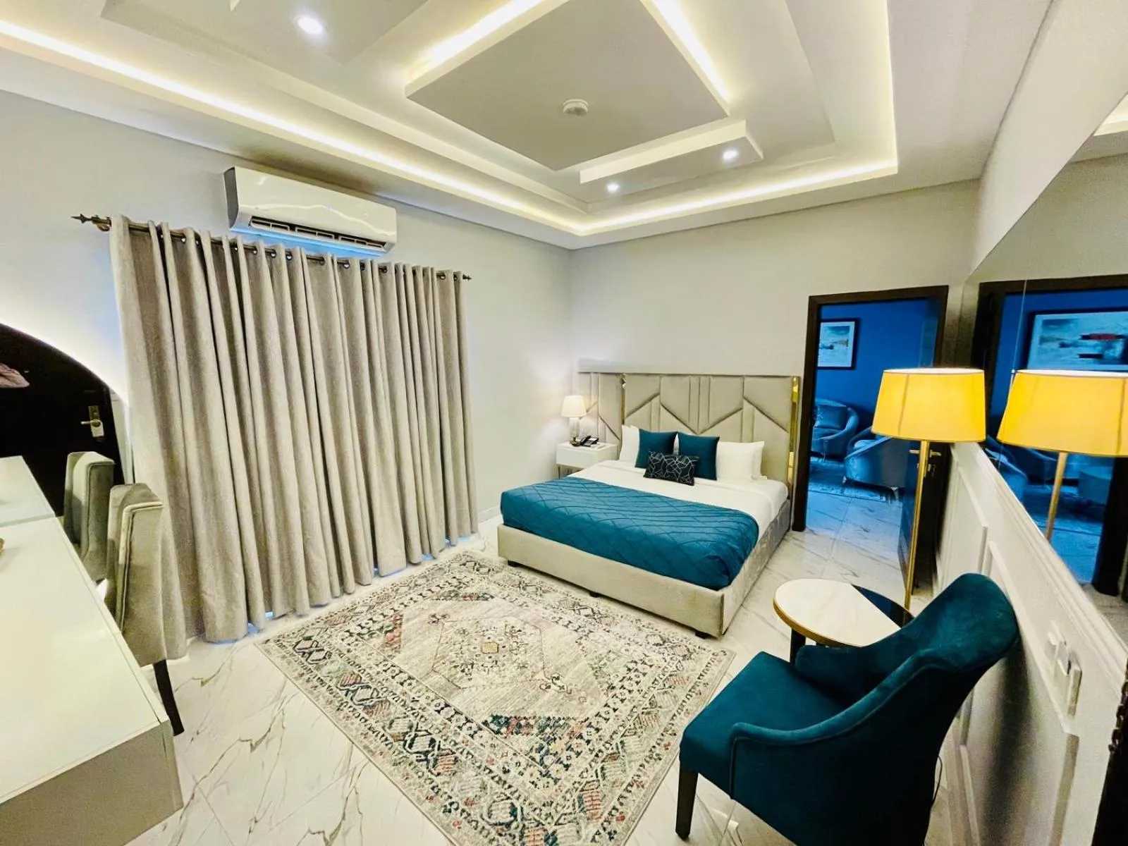 Photo of the whole room, Bed in Faletti’s Grand MM Alam Road