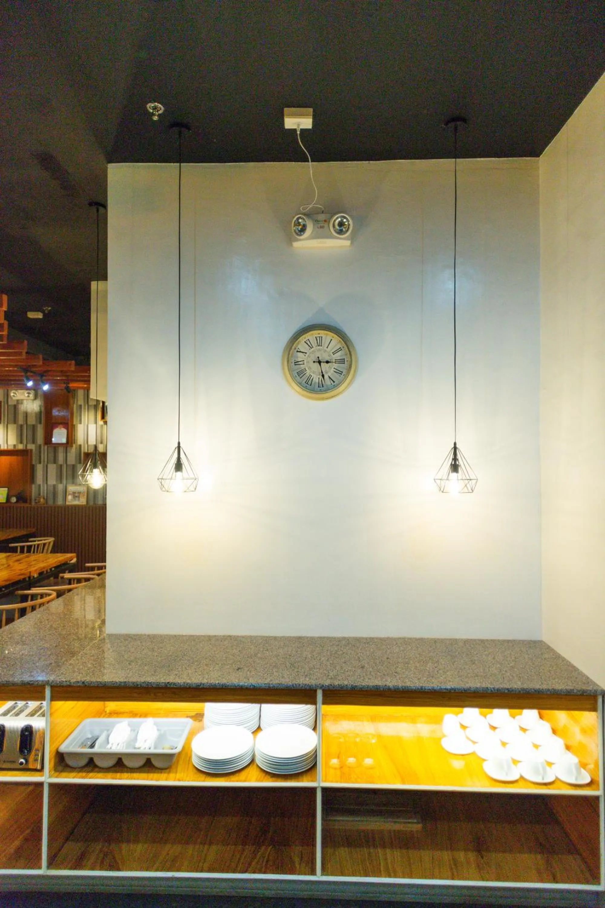 Restaurant/places to eat in Raim Hotel