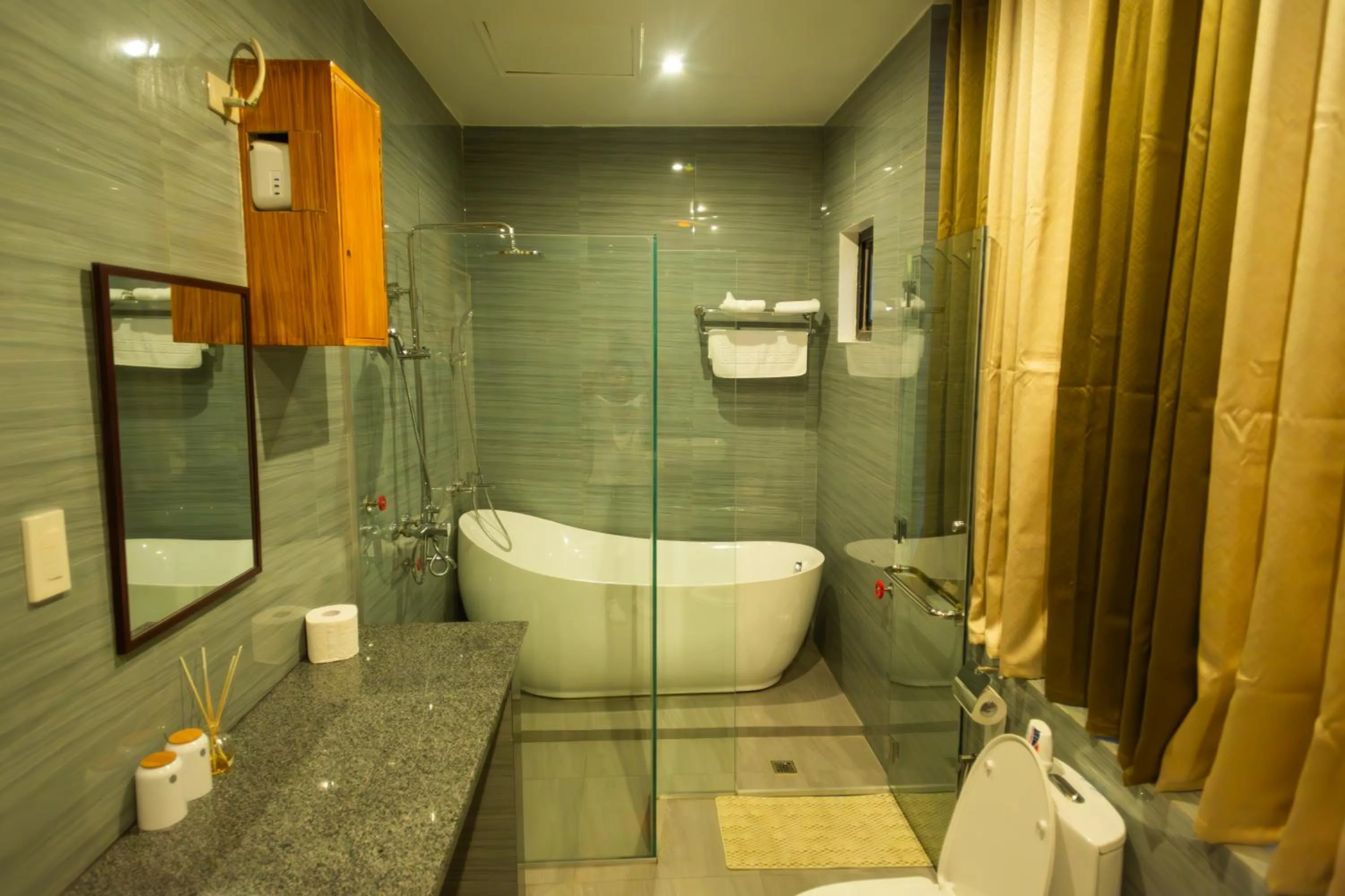 Bathroom in Raim Hotel