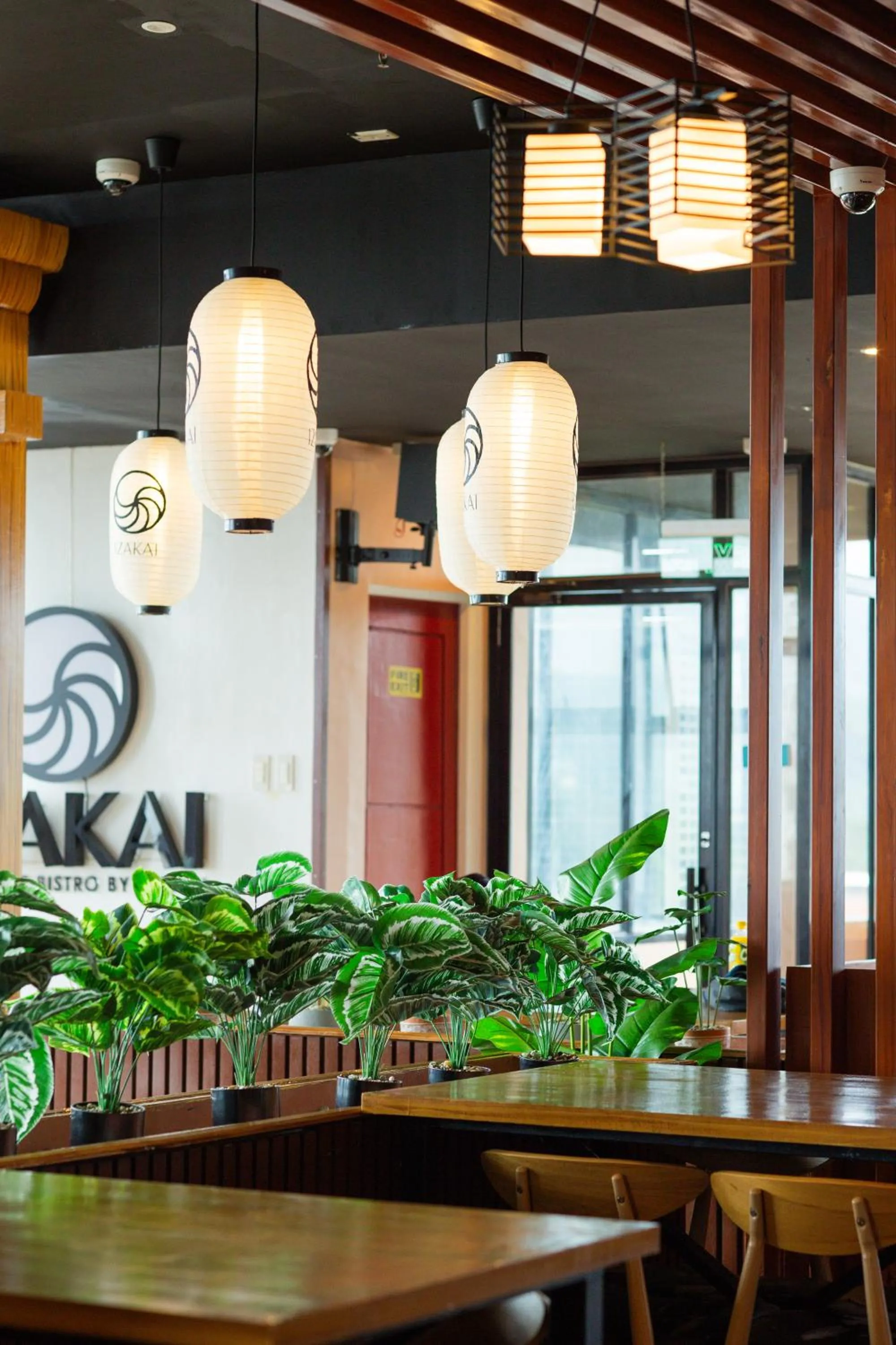 Restaurant/places to eat in Raim Hotel
