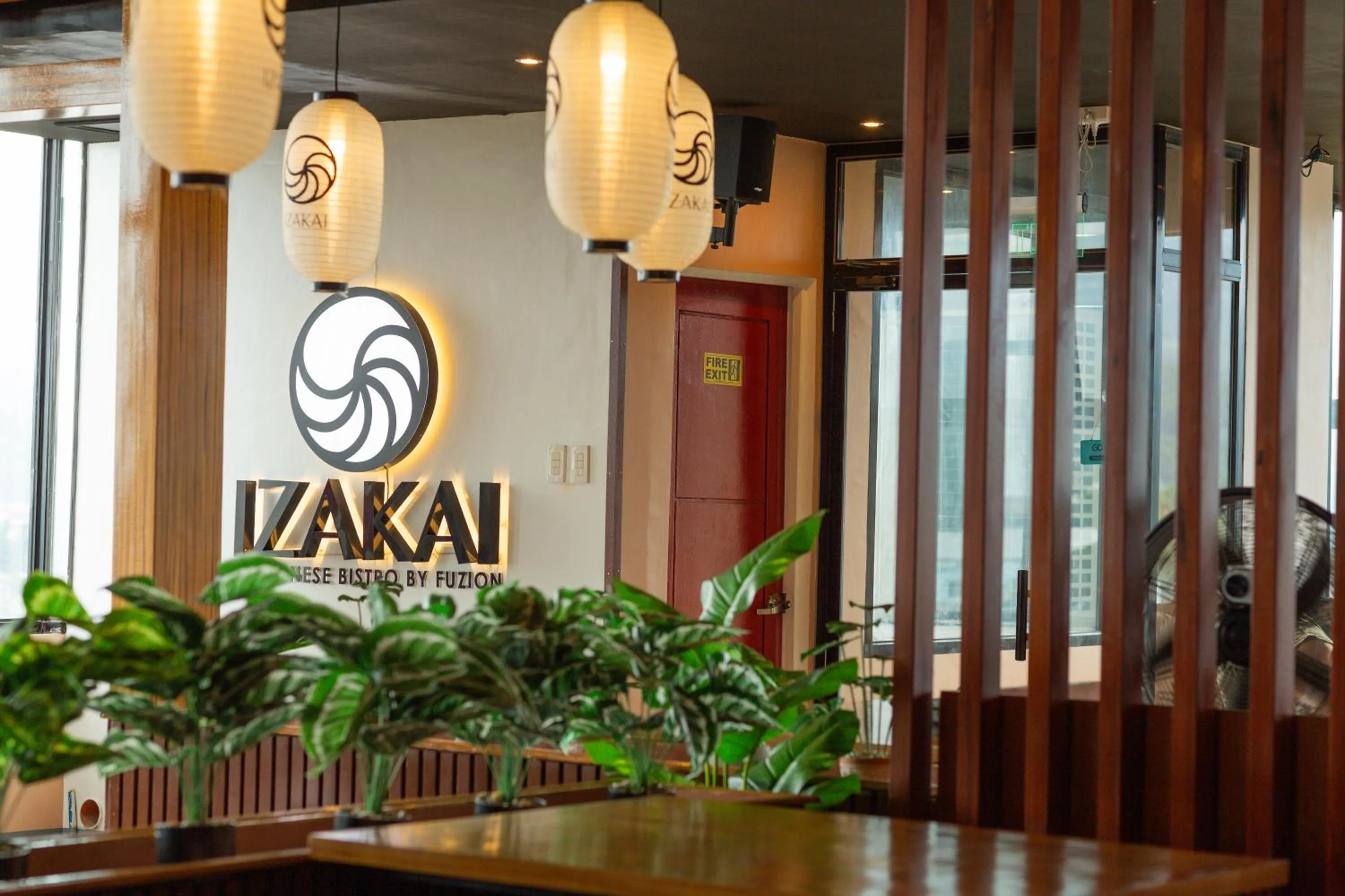 Restaurant/places to eat in Raim Hotel