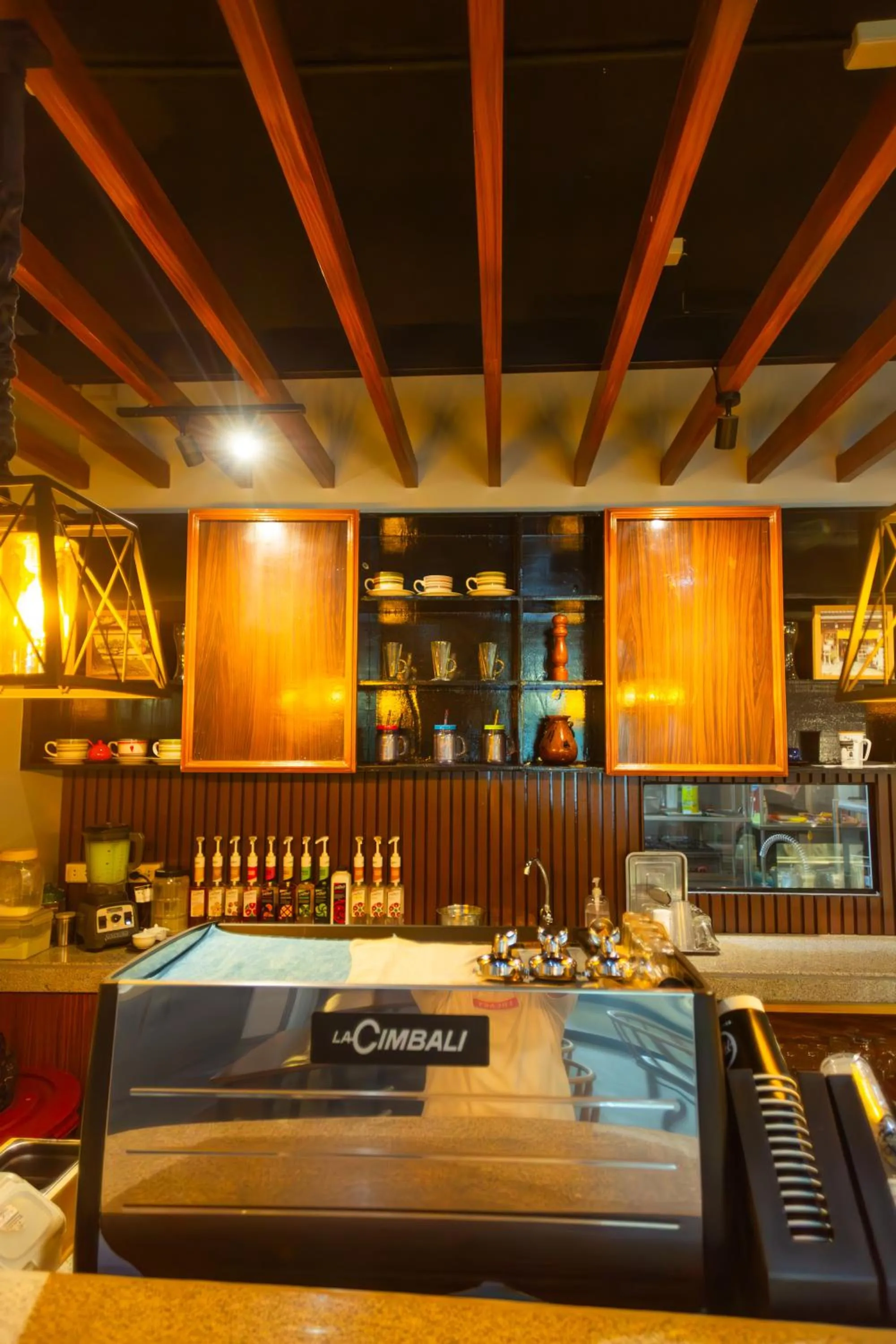 Restaurant/places to eat in Raim Hotel