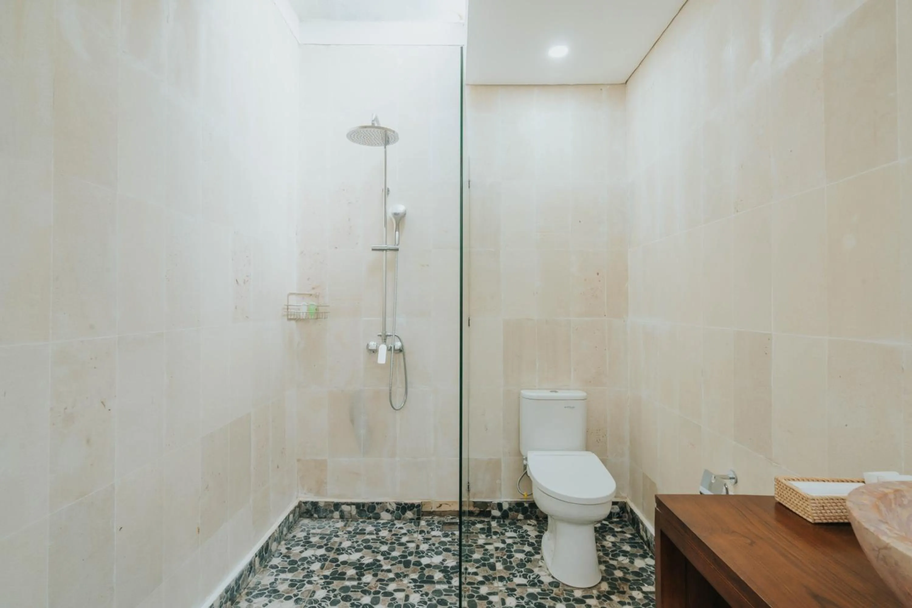 Shower in Alam Penari Resort Ubud