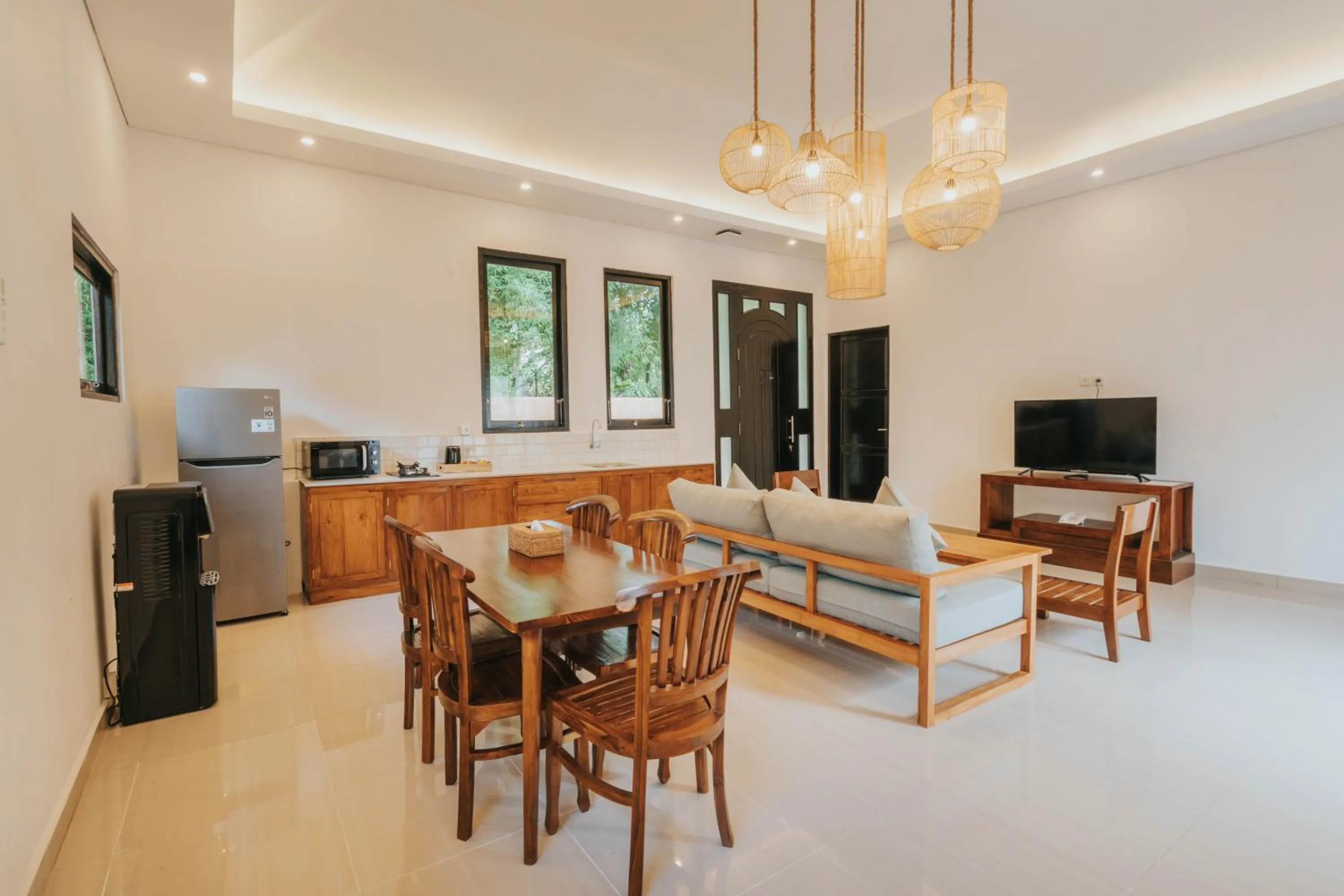 Kitchen or kitchenette in Alam Penari Resort Ubud