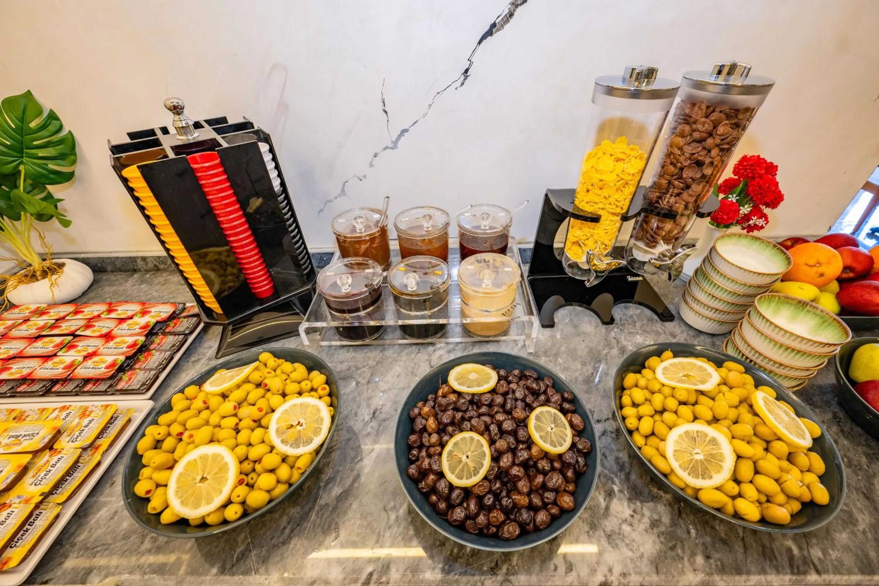 Food and drinks in Otel Carpediem Gold Kuşadası