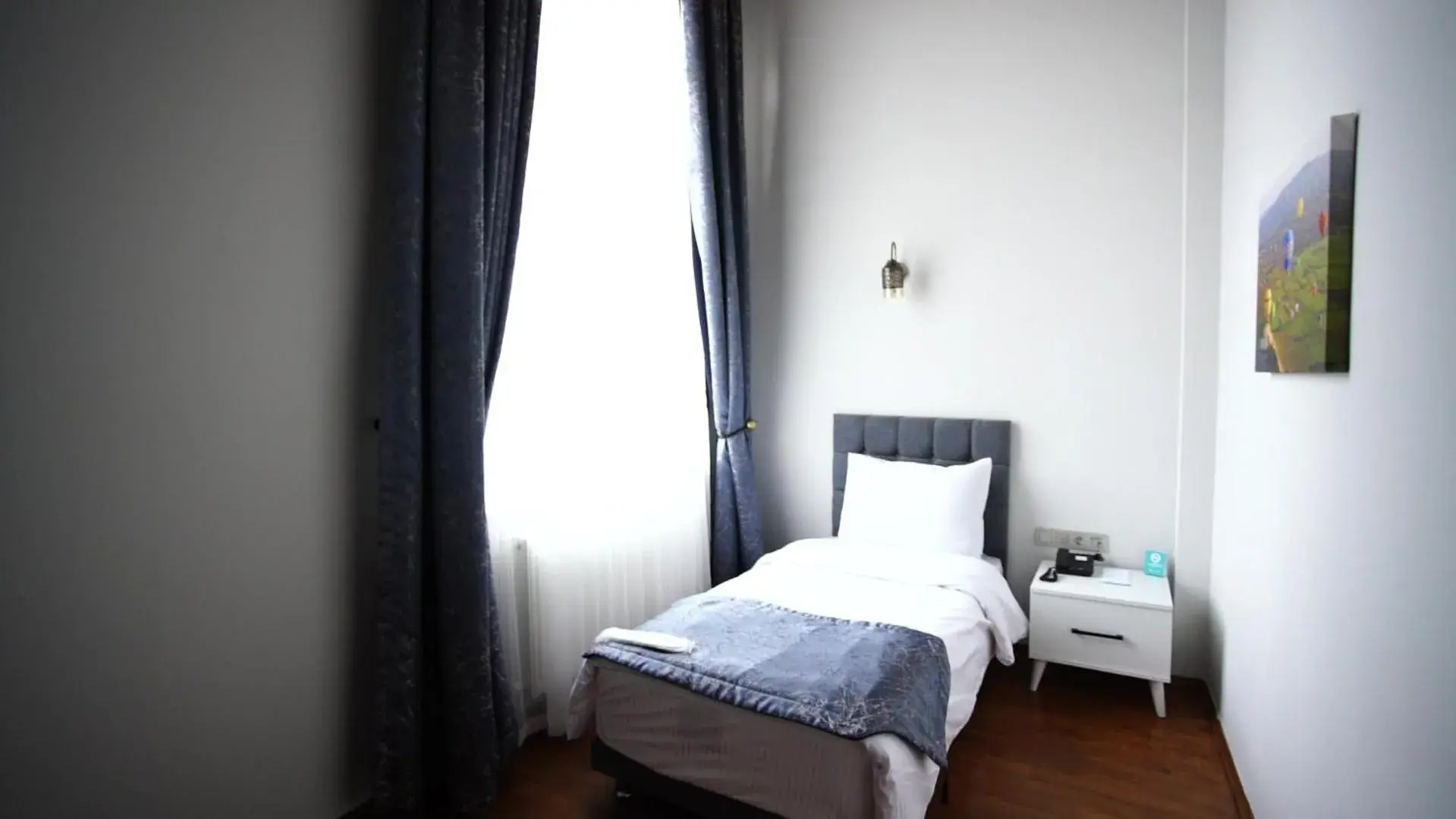 Shower, Bed in VE HOTELS KAPADOKYA Shower, Bed in VE HOTELS KAPADOKYA