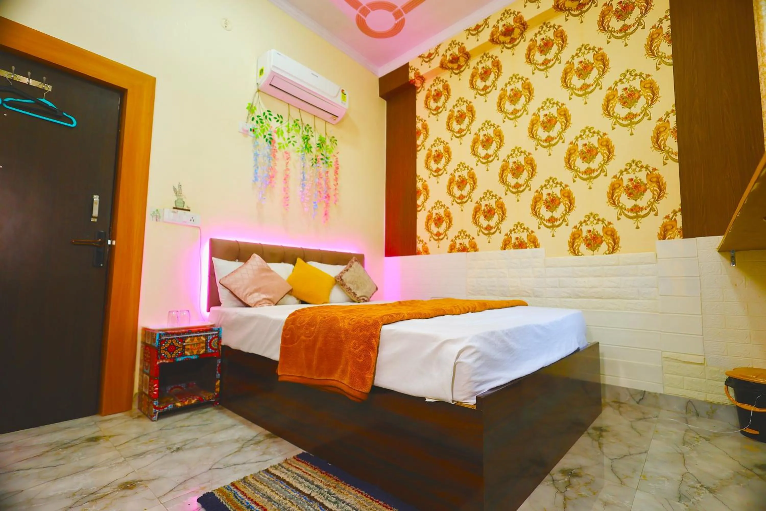 Bedroom, Bed in Sia Taj Hotel nearest Taj Mahal Agra